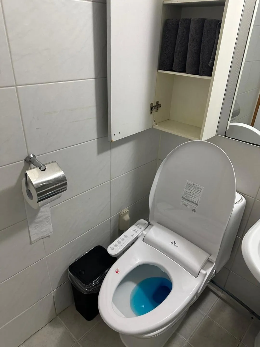 Toilet in Hongdae Guesthouse 1min from Hongik Uni station Exit #1