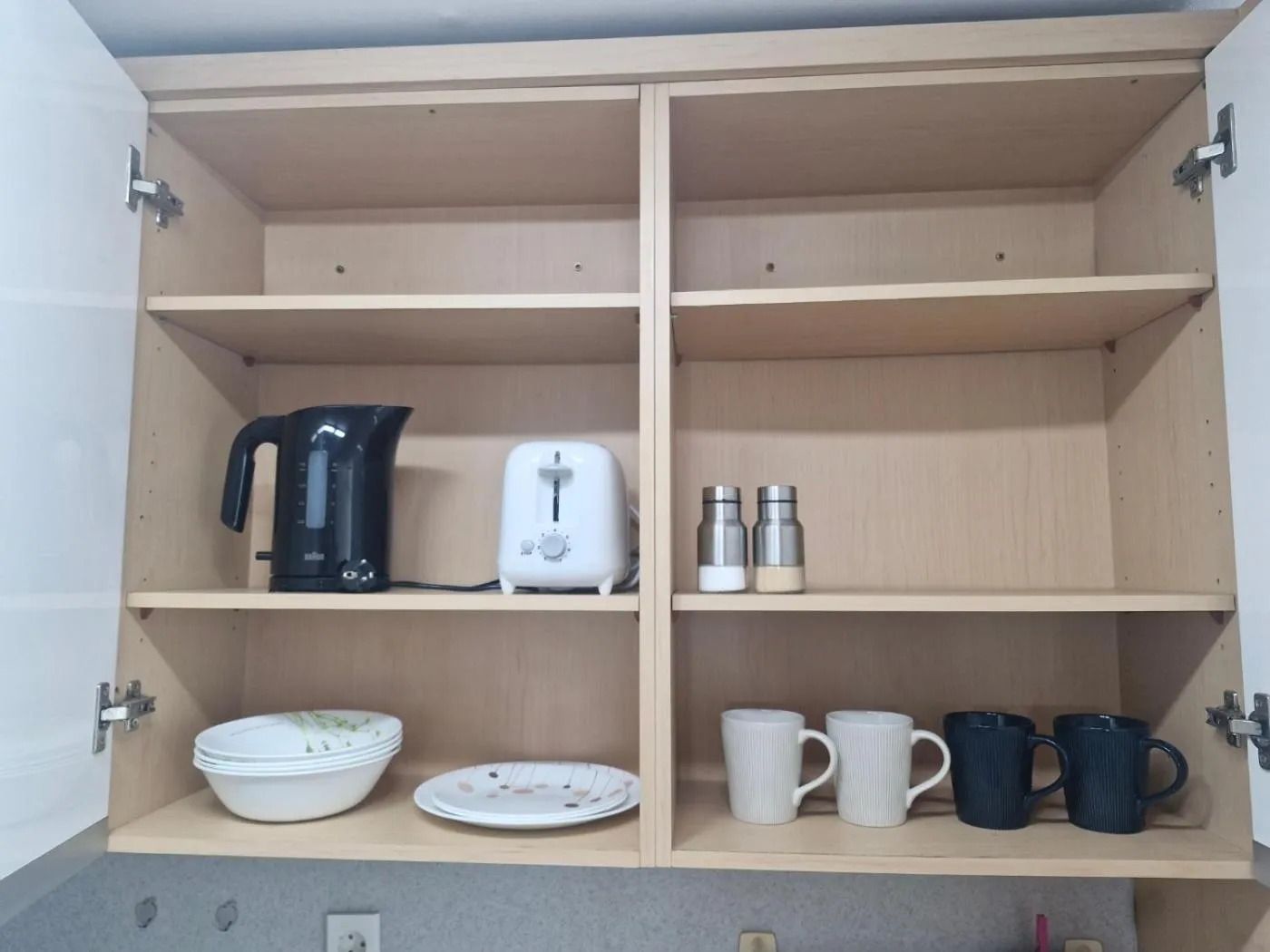 Hongdae Guesthouse 1min from Hongik Uni station Exit #1