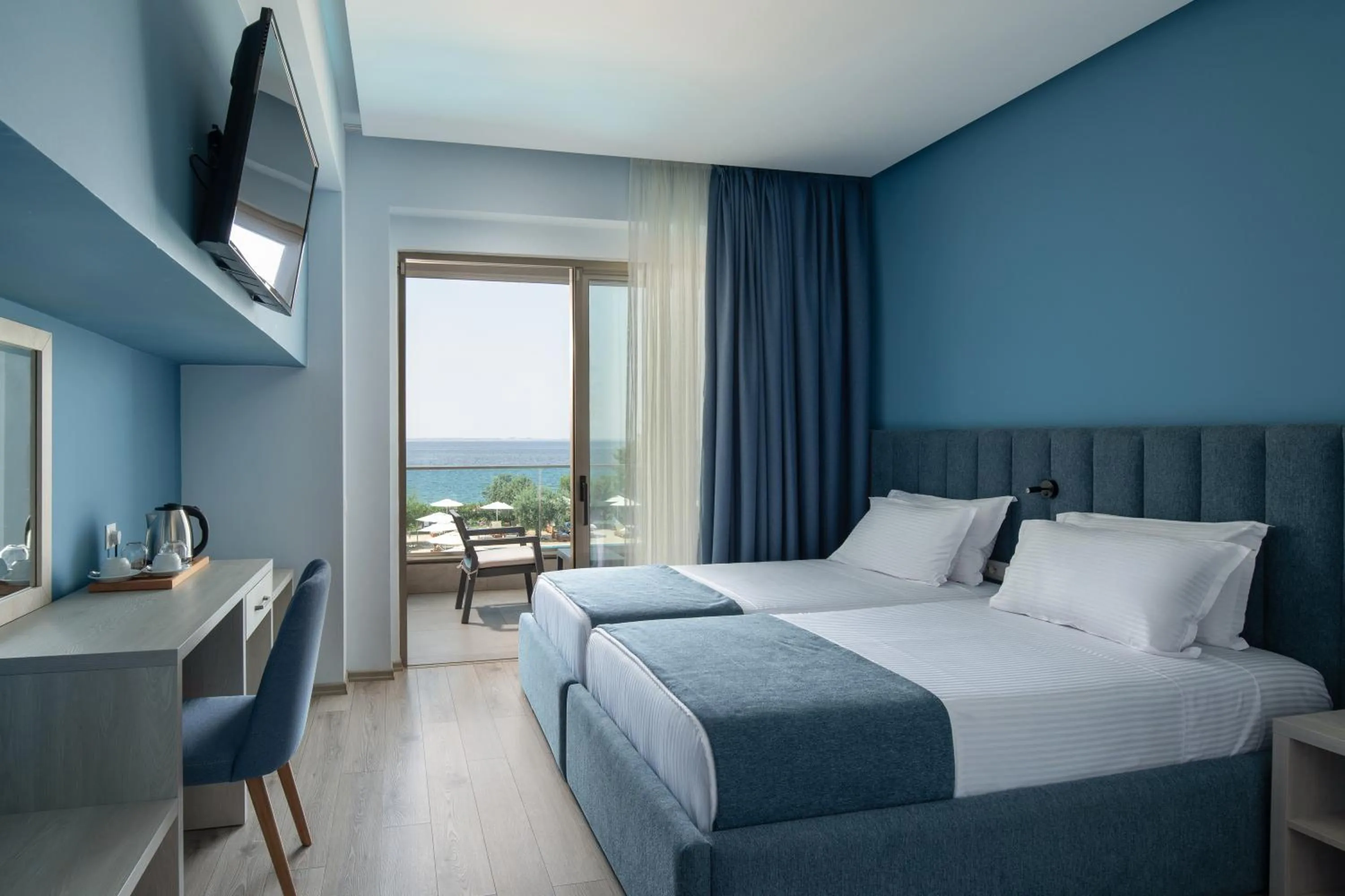 Bedroom, Bed in Sea Coast Resort Halkidiki