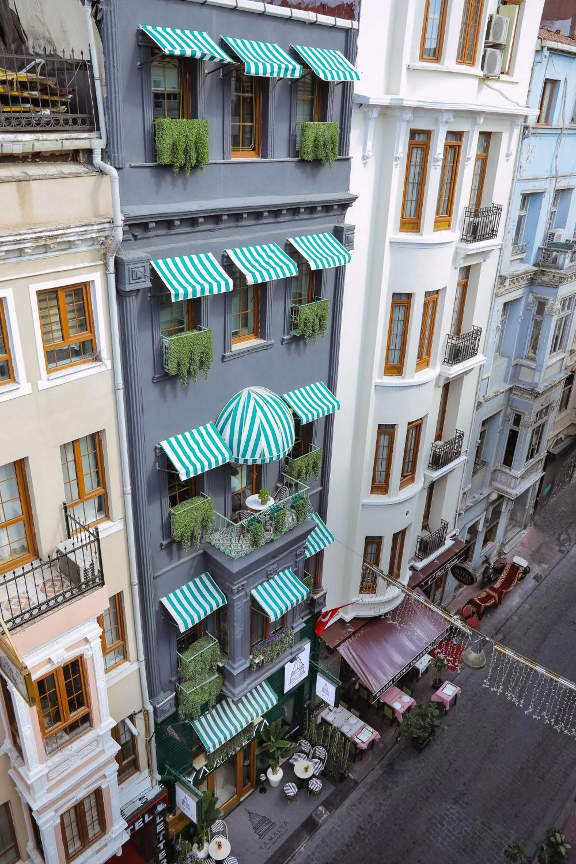 Property building in Istiklal Street Taksim House Yamalya Hotel