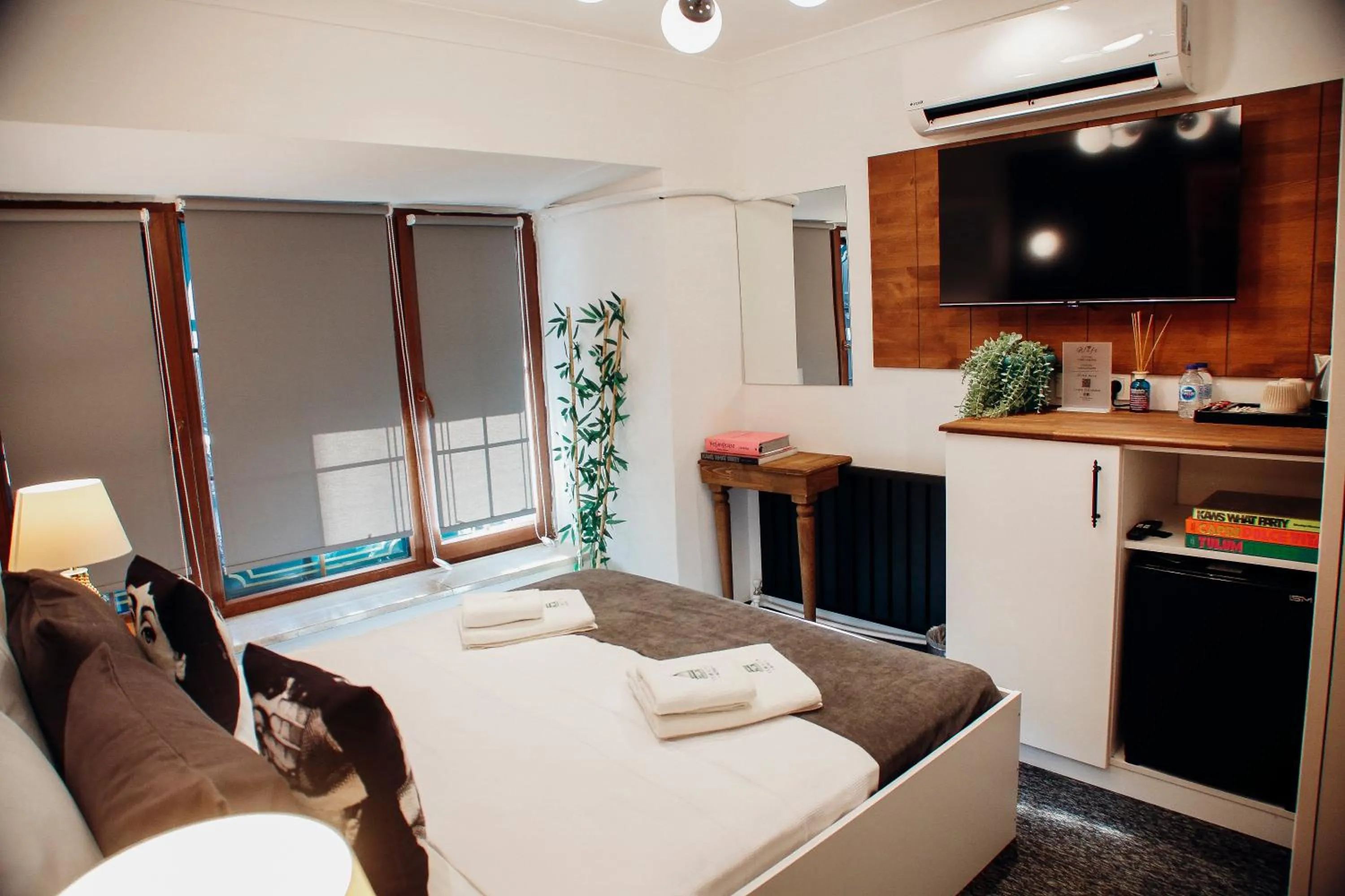 Communal lounge/ TV room in Istiklal Street Taksim House Yamalya Hotel