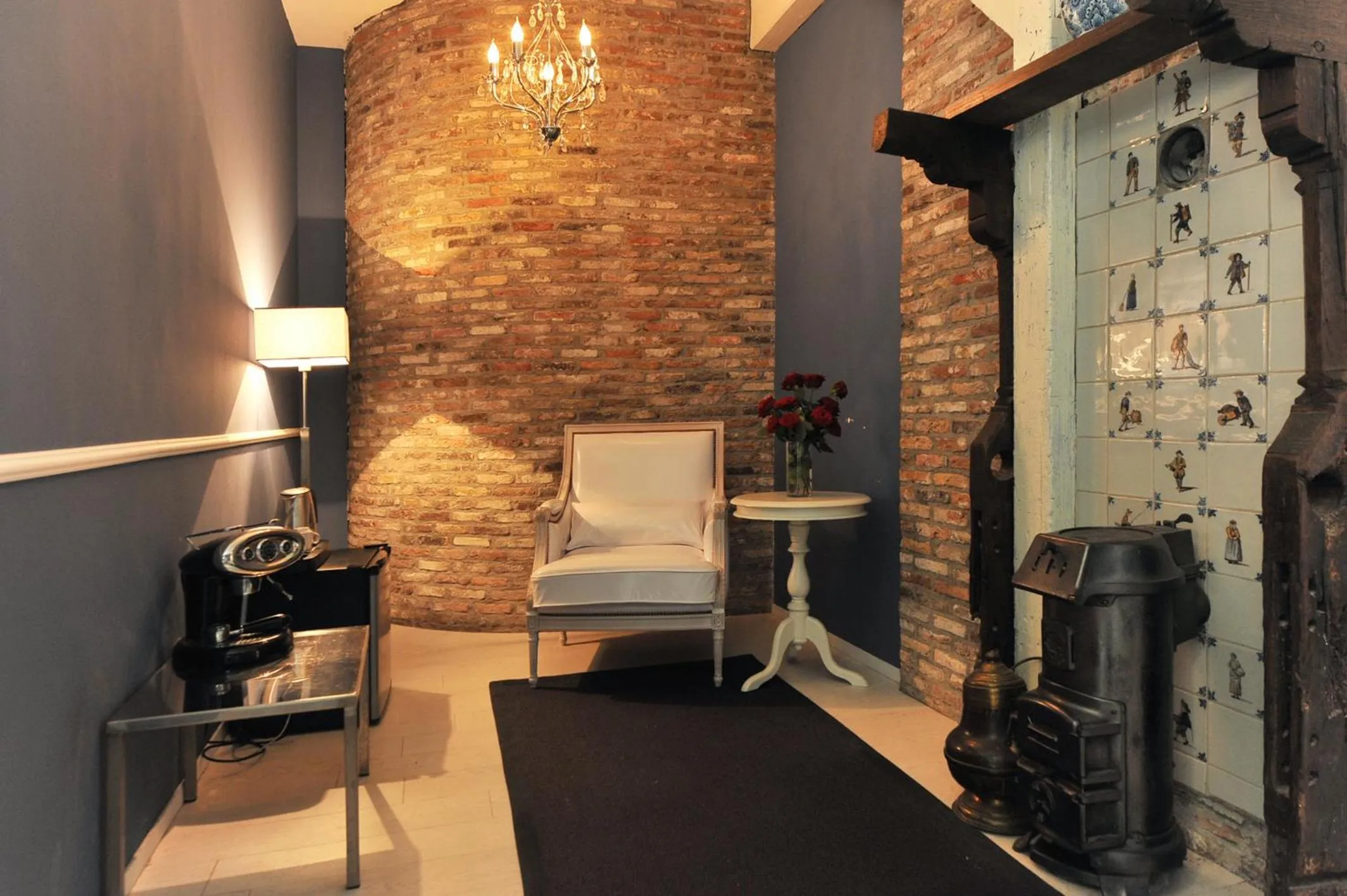 Bed in Hotel Johannes Vermeer Delft