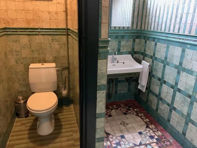 Toilet in Hotel Johannes Vermeer Delft