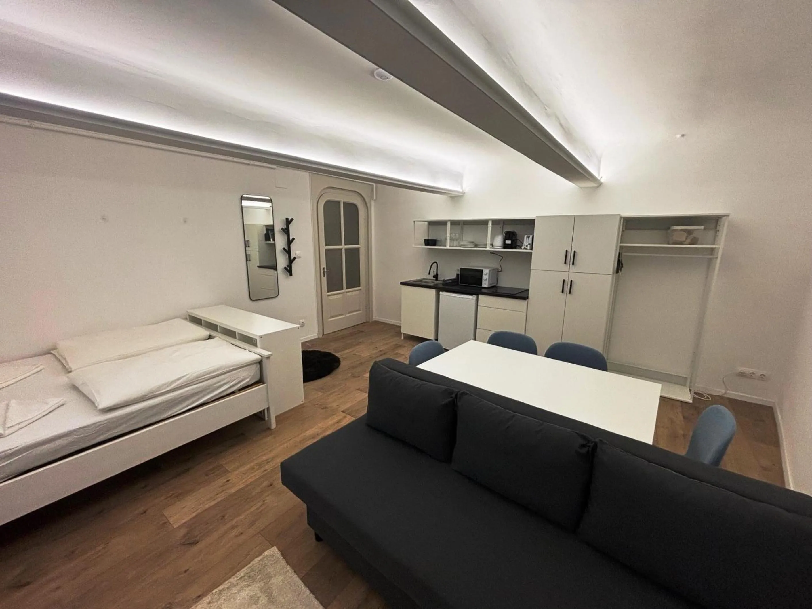 Photo of the whole room, Bed in Villa Oliver Budapest