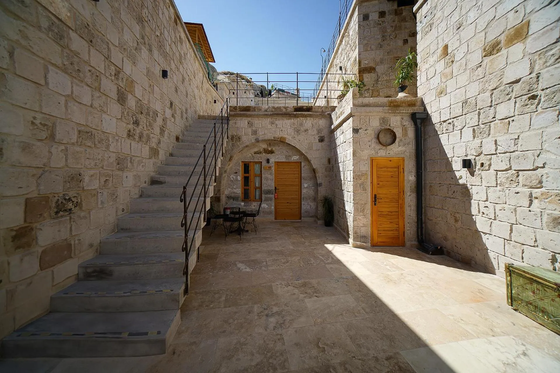 Facade/entrance in Caverna Hotel Premium Caves
