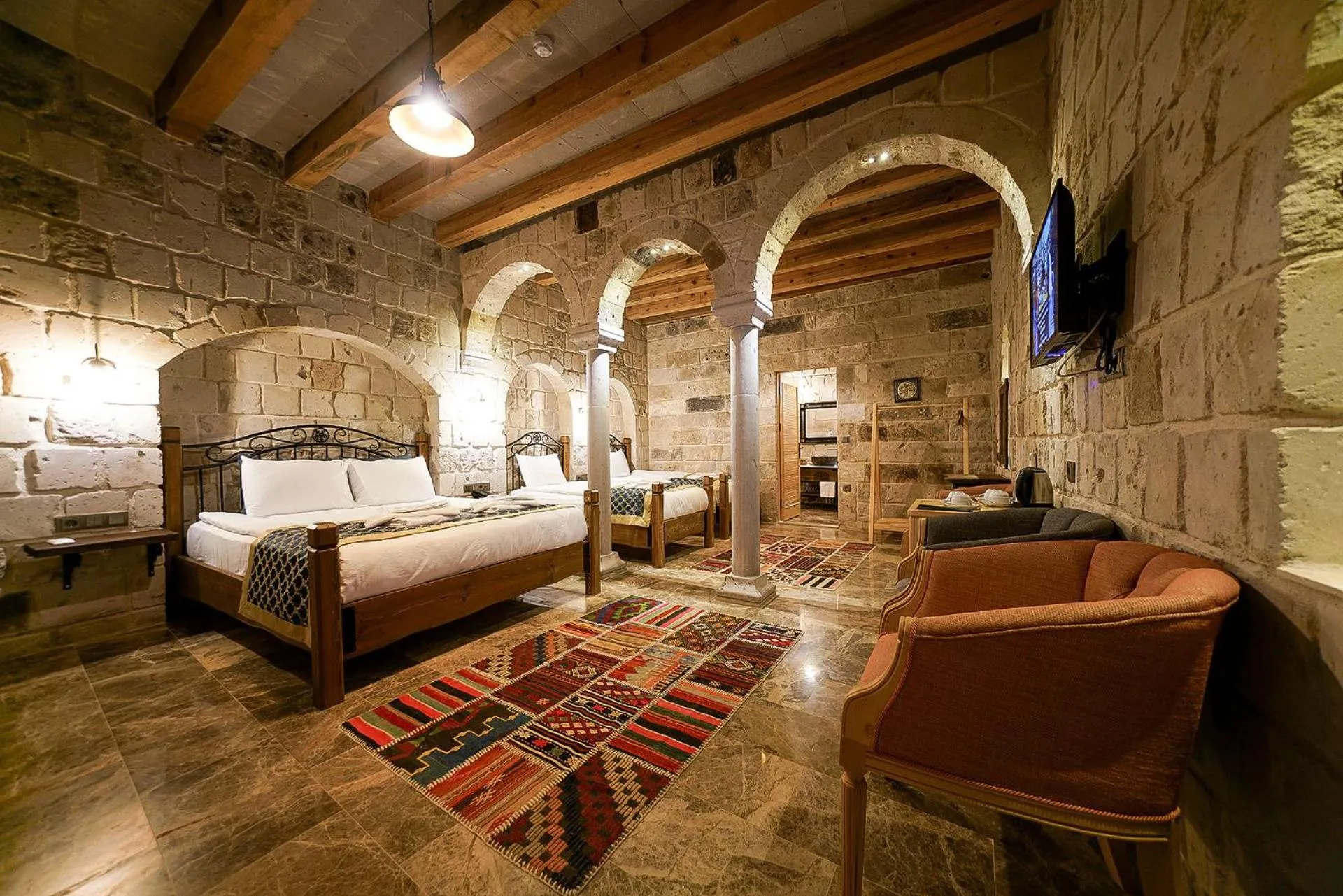 Photo of the whole room, Bed in Caverna Hotel Premium Caves