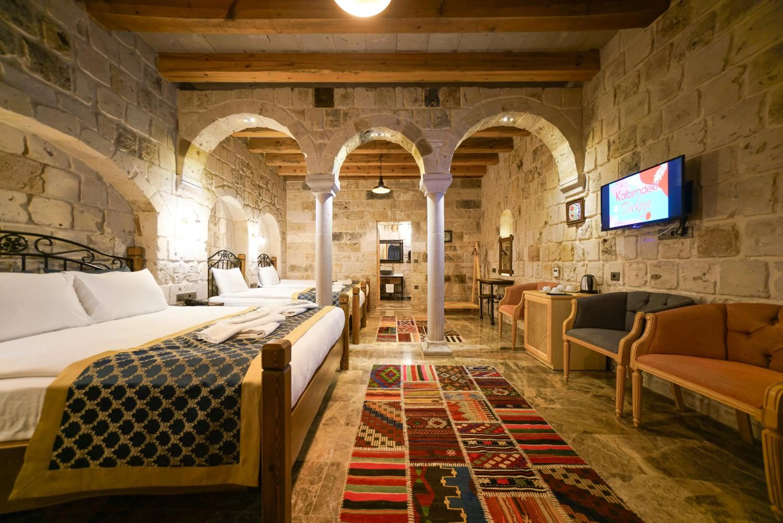 TV and multimedia, Bed in Caverna Hotel Premium Caves