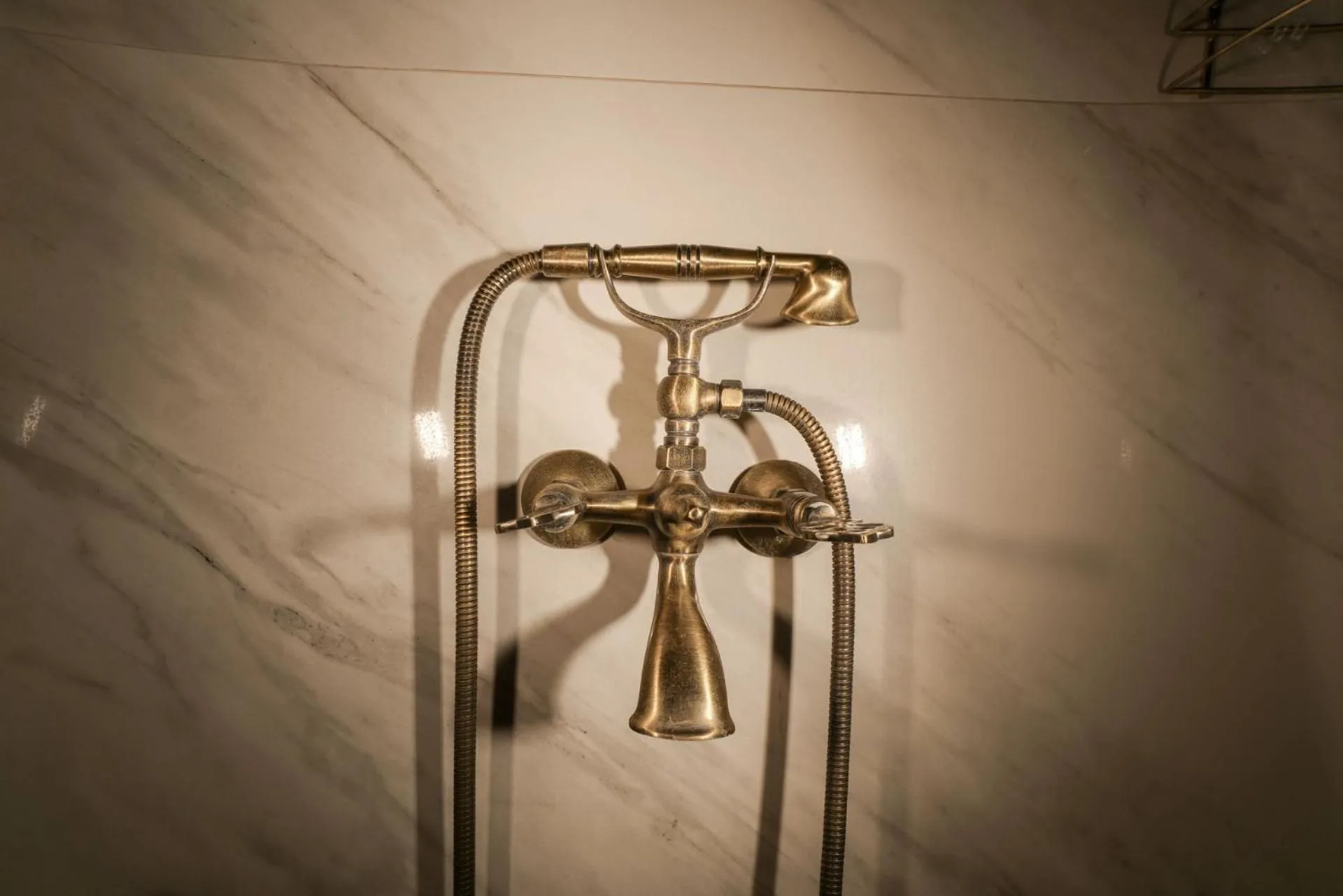 Shower in Caverna Hotel Premium Caves