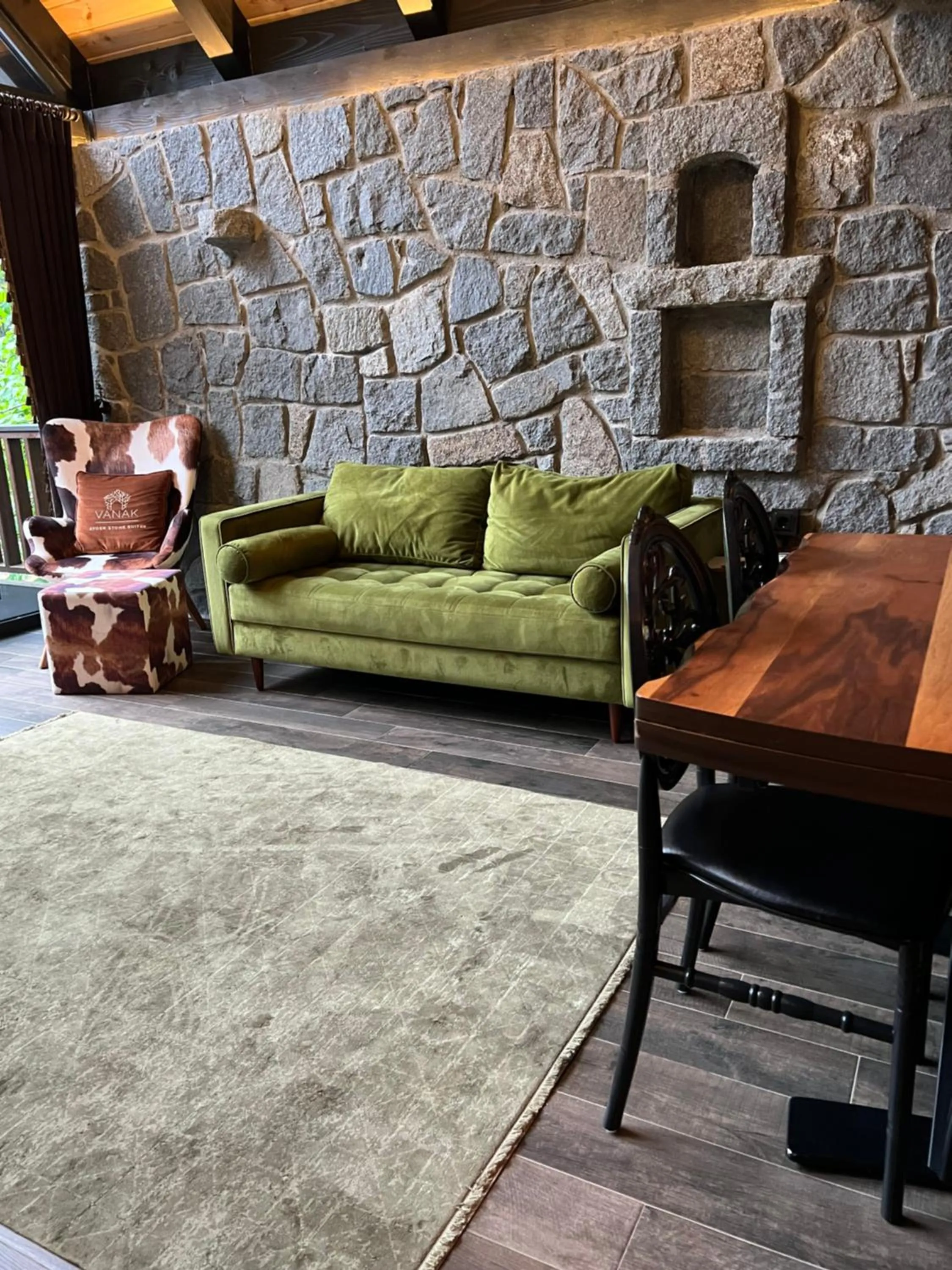 Living room in AYDER VANAK STONE SUİTES