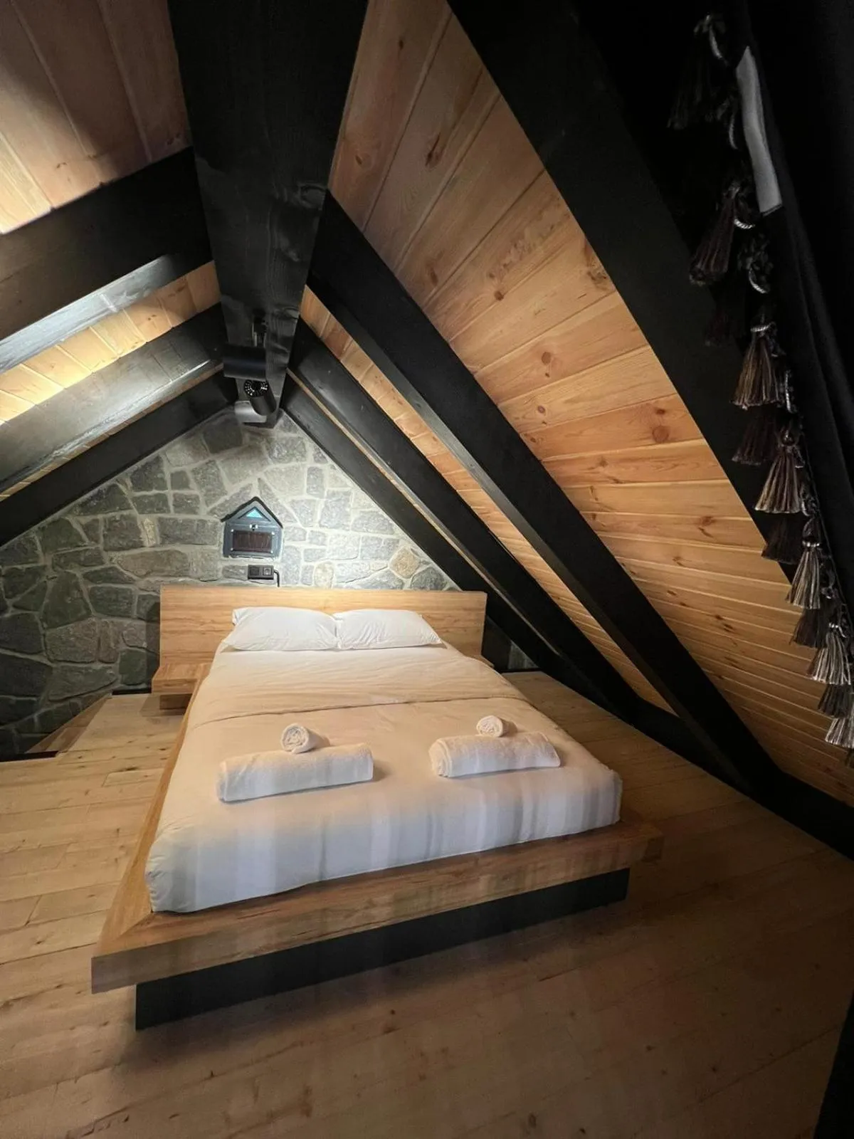 Bedroom, Bed in AYDER VANAK STONE SUİTES