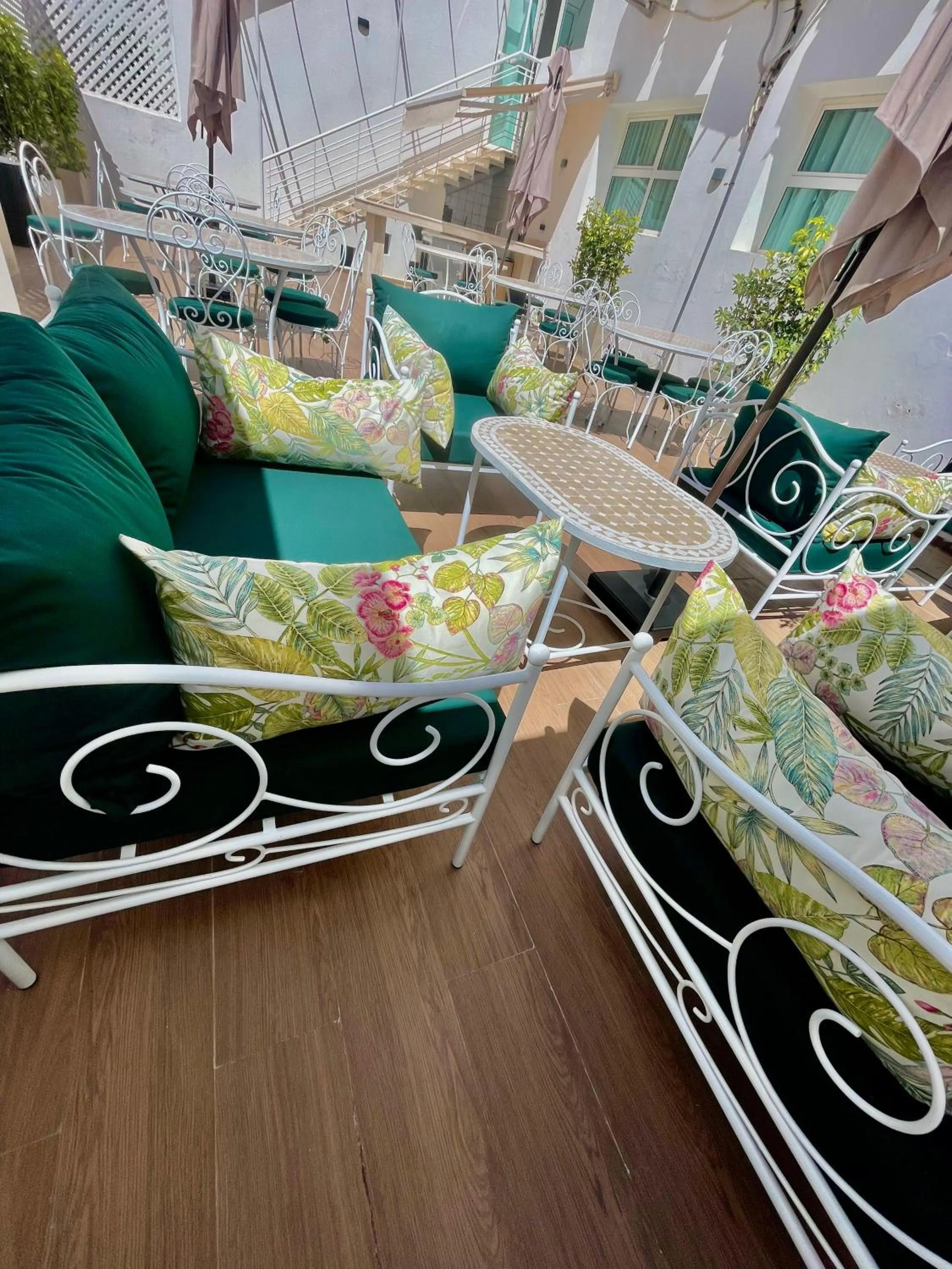 Patio in Le M Hôtel