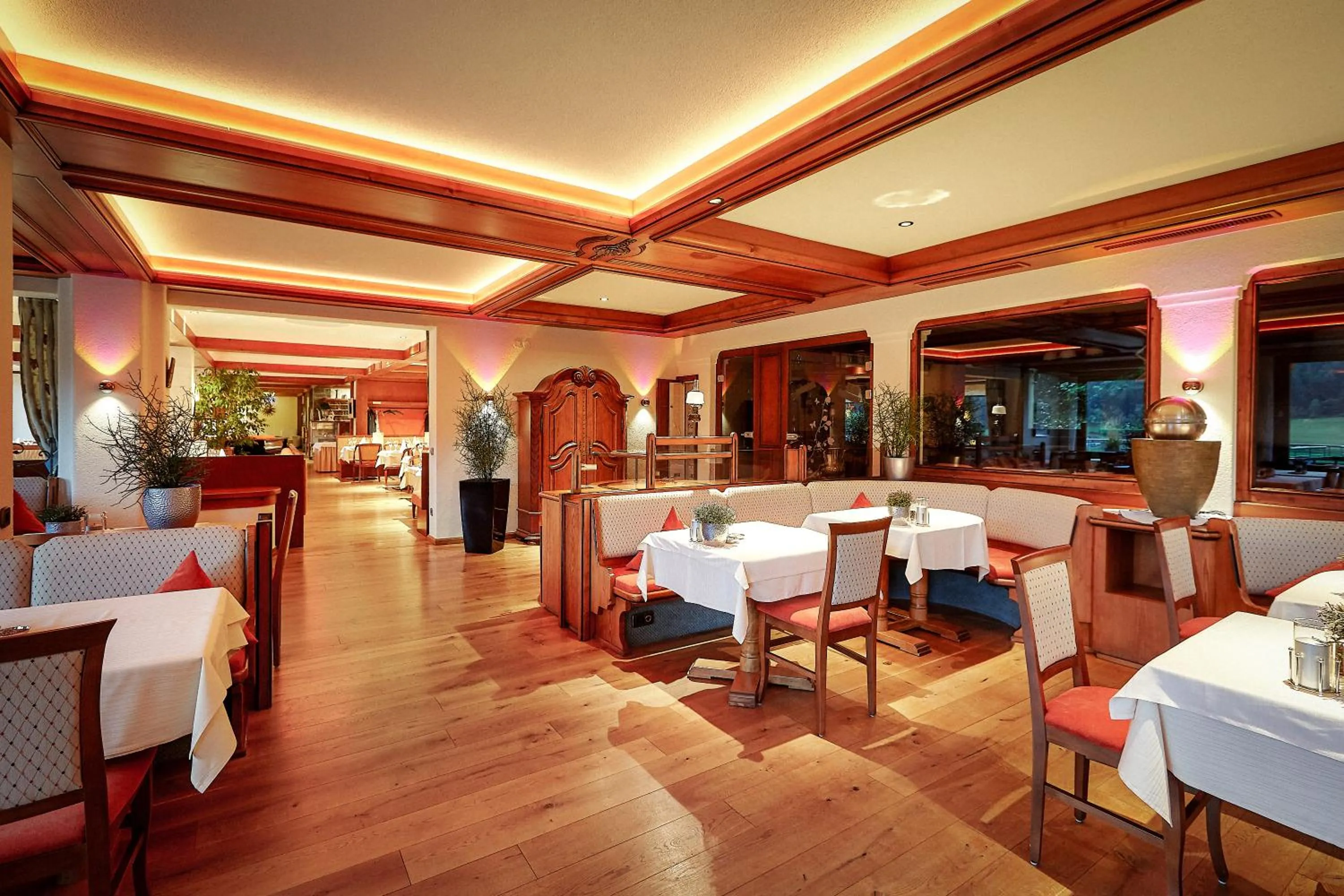 Restaurant/places to eat in Wellnesshotel Sonnenhalde Tonbach