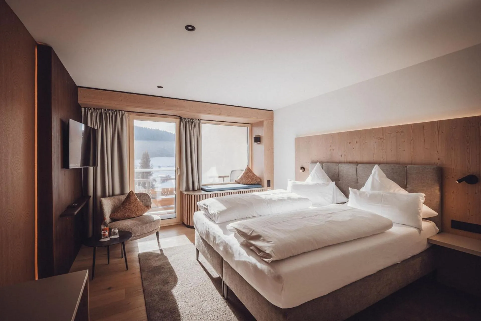 Photo of the whole room, Bed in Wellnesshotel Sonnenhalde Tonbach