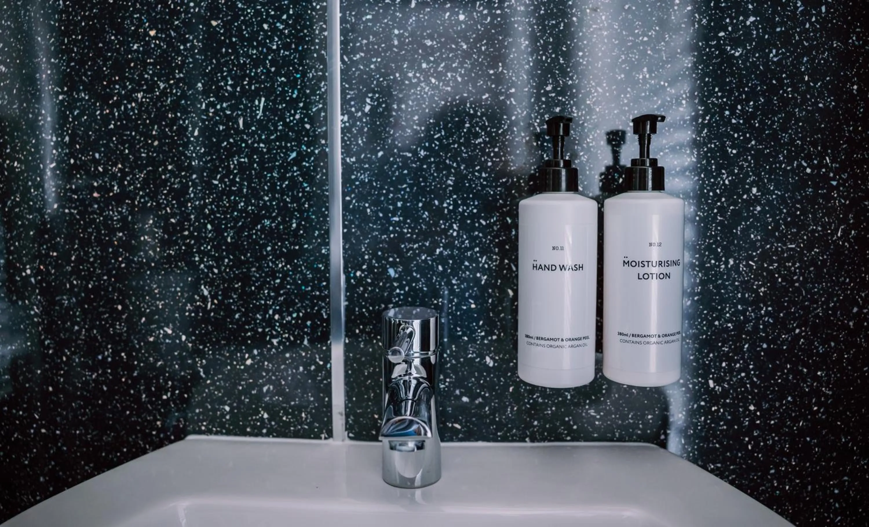 Shower in Allerdale Court Hotel