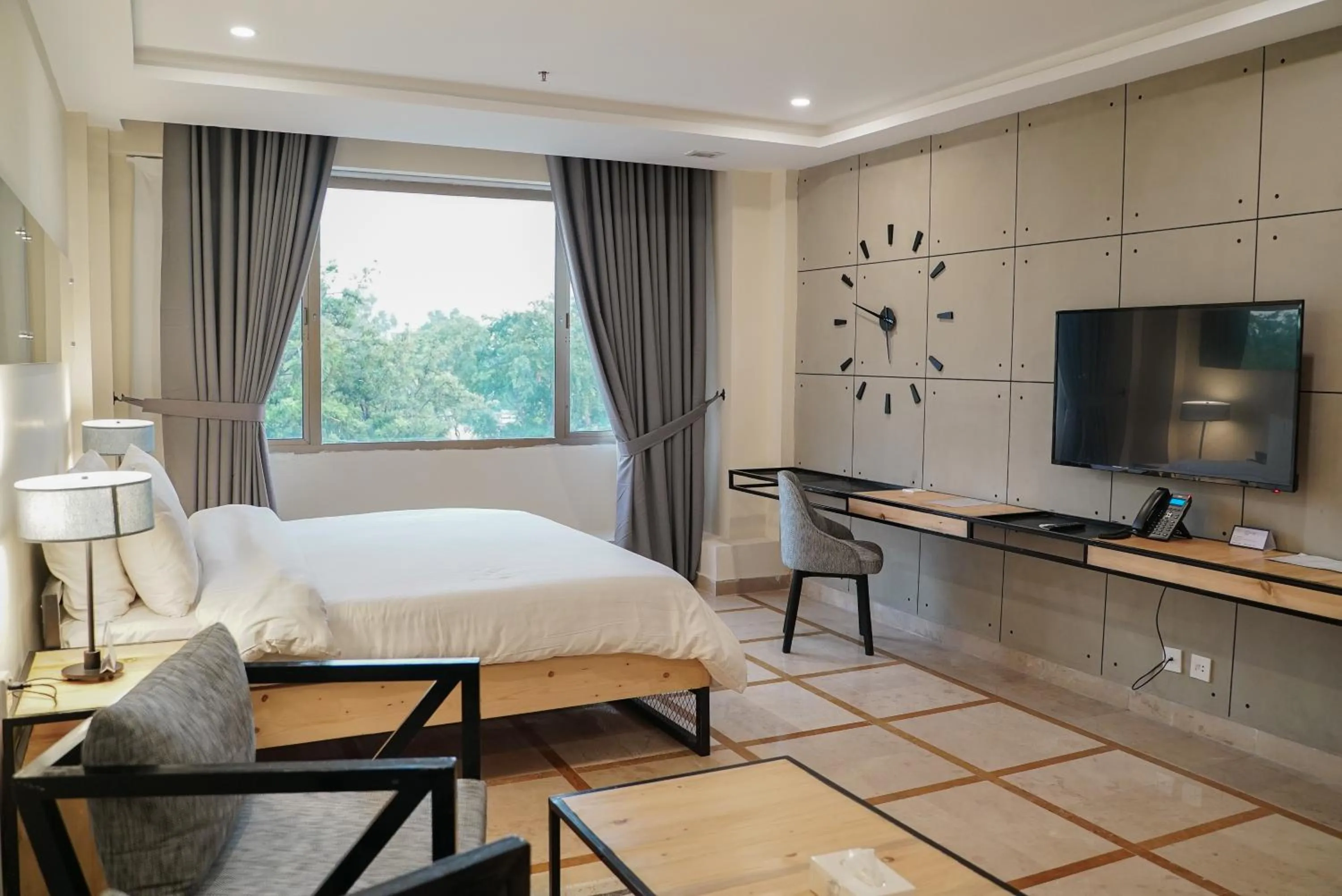 Bedroom, Bed in Roomy Signature Hotel, Islamabad