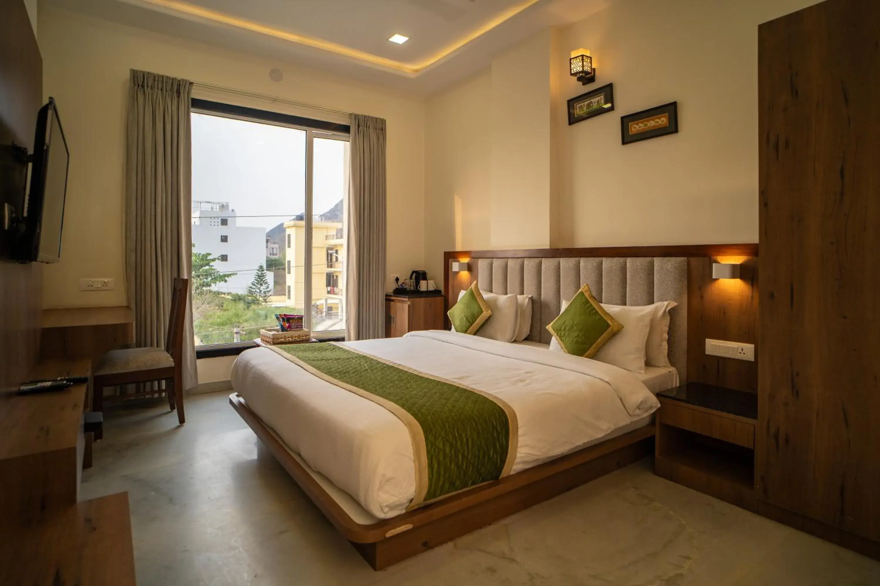Deluxe Double Room in RABBIT RATNAM -By Udaipur Hotels Deluxe Double Room in RABBIT RATNAM -By Udaipur Hotels