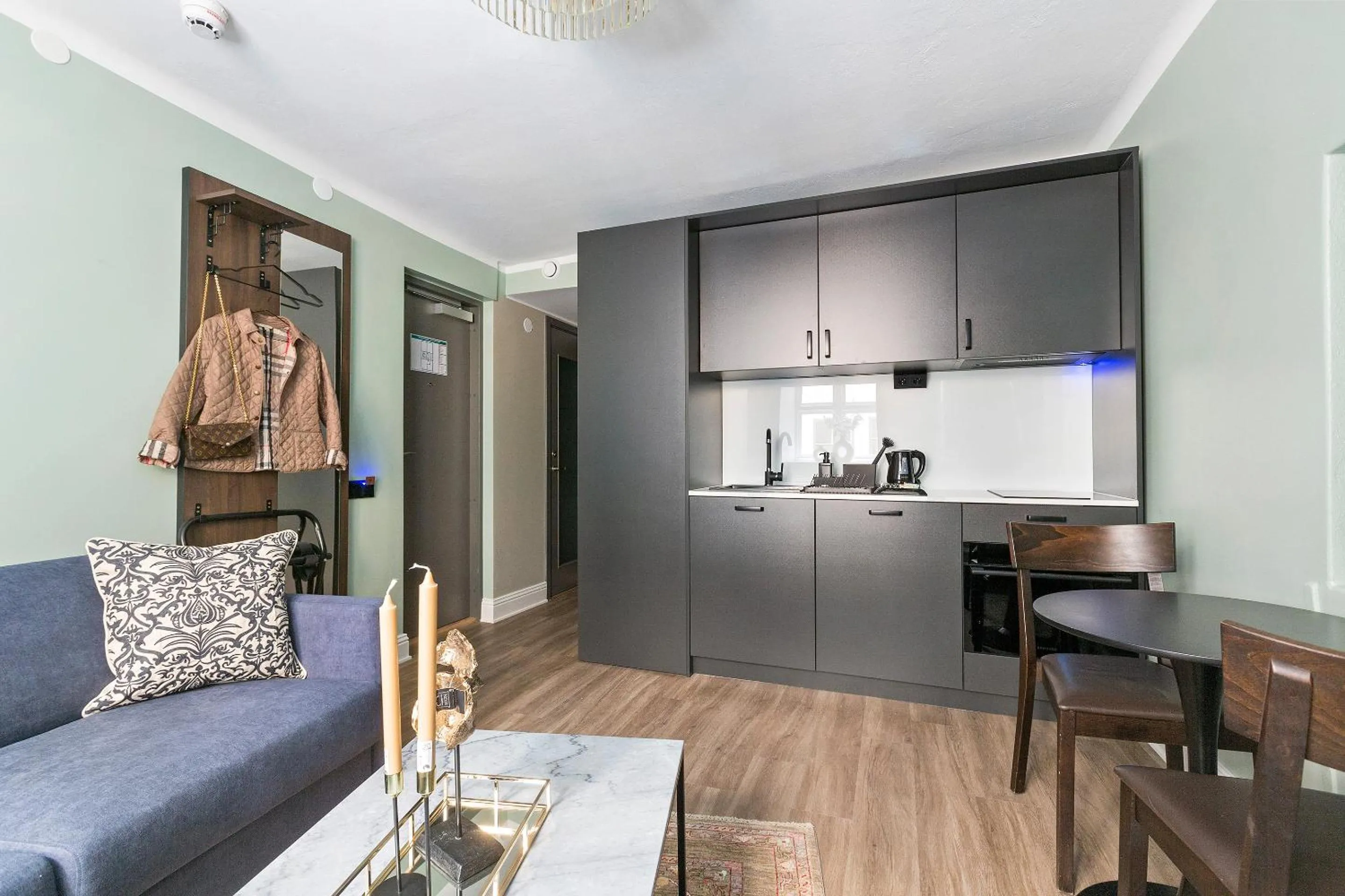 At Old Town Aparthotel