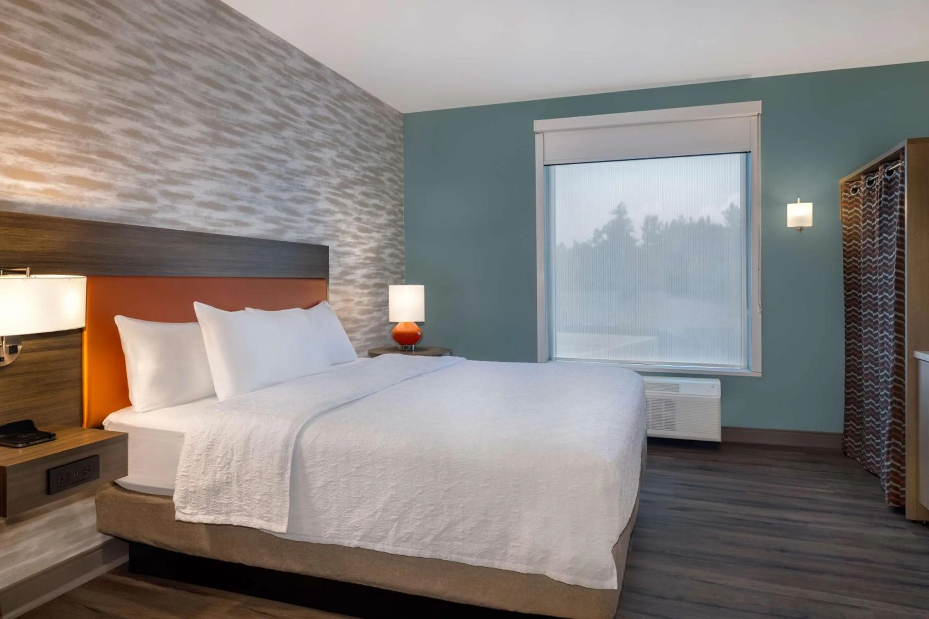 Bed in Home2 Suites By Hilton Bristol