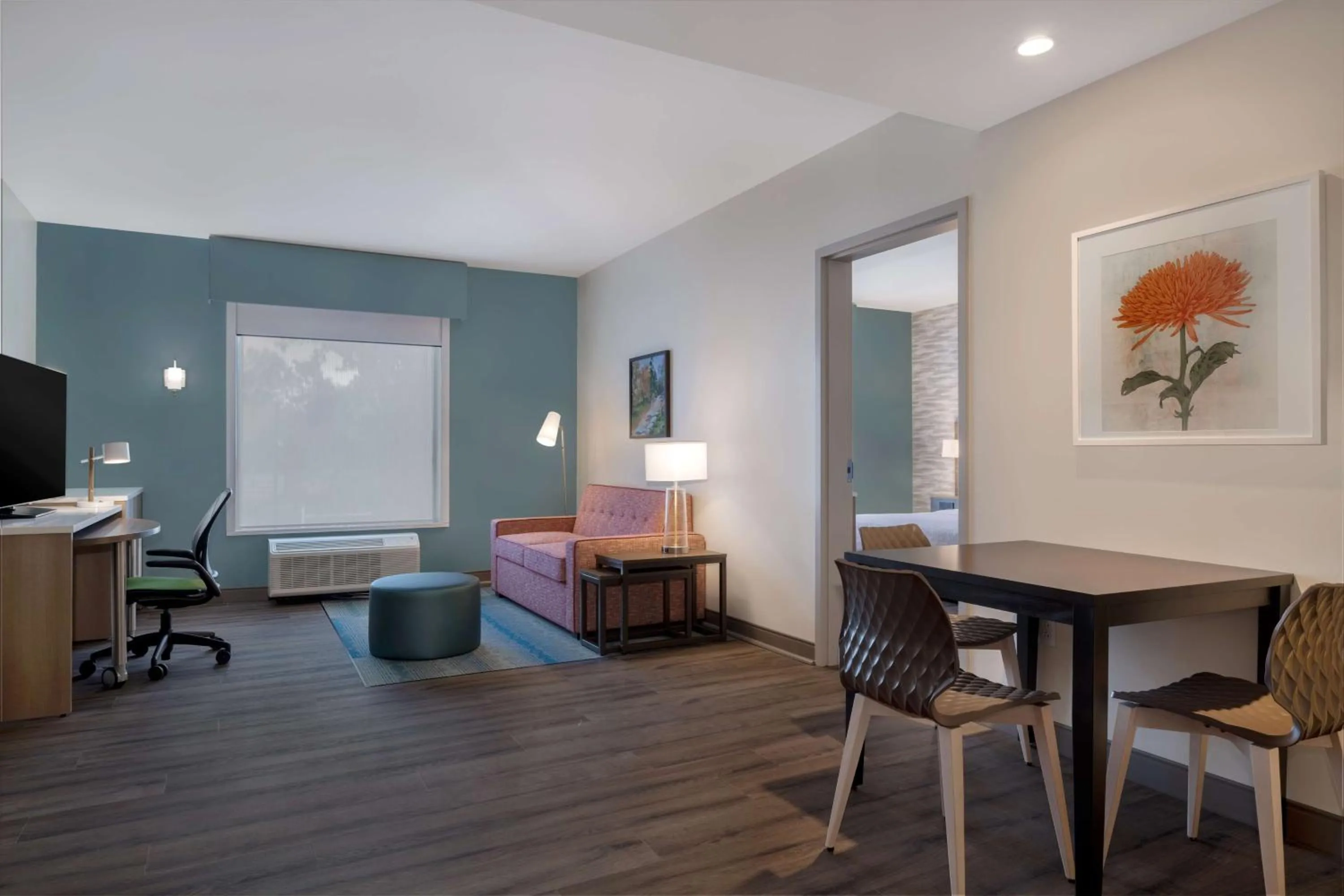 Living room in Home2 Suites By Hilton Bristol