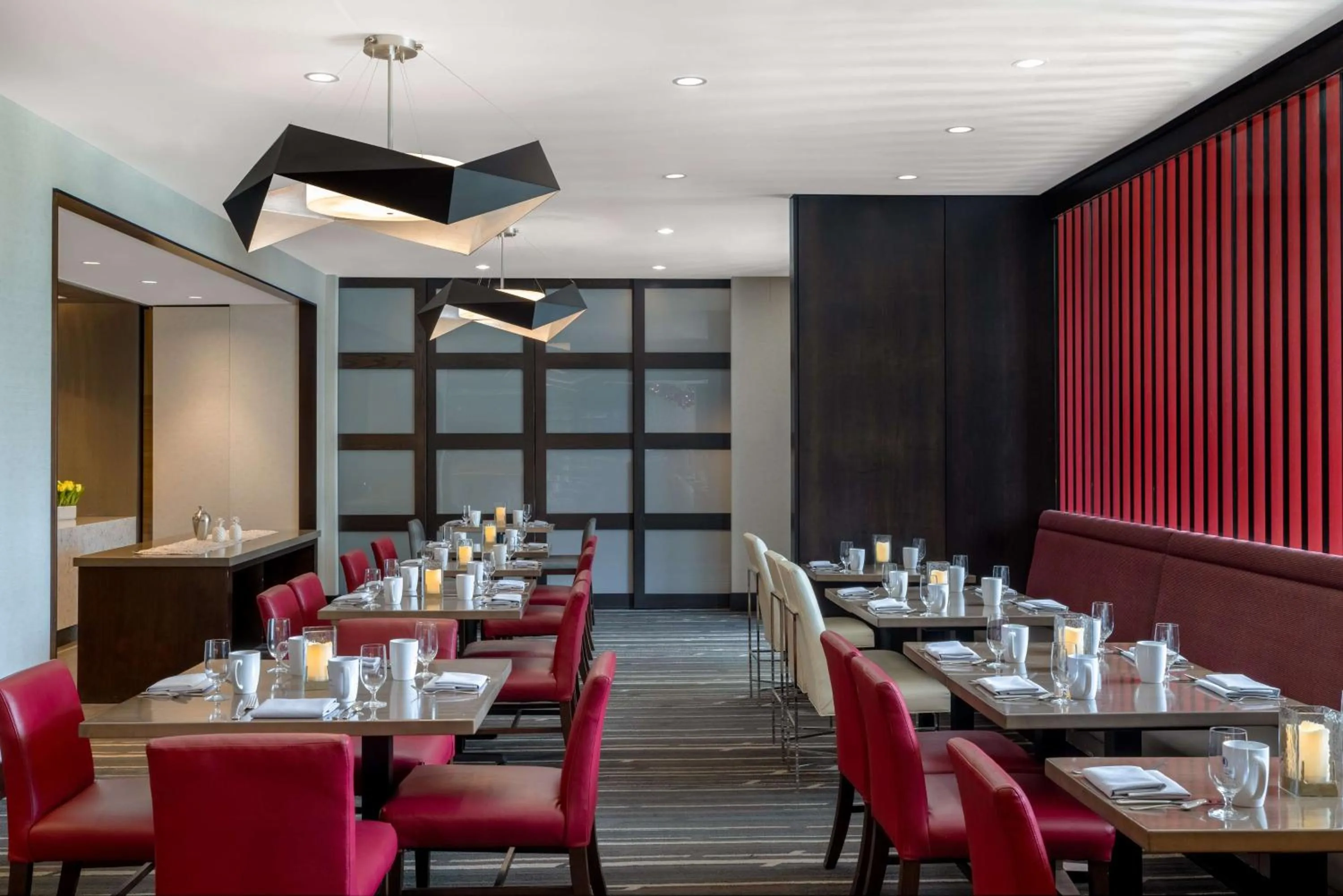 Restaurant/places to eat in Home2 Suites By Hilton Bristol