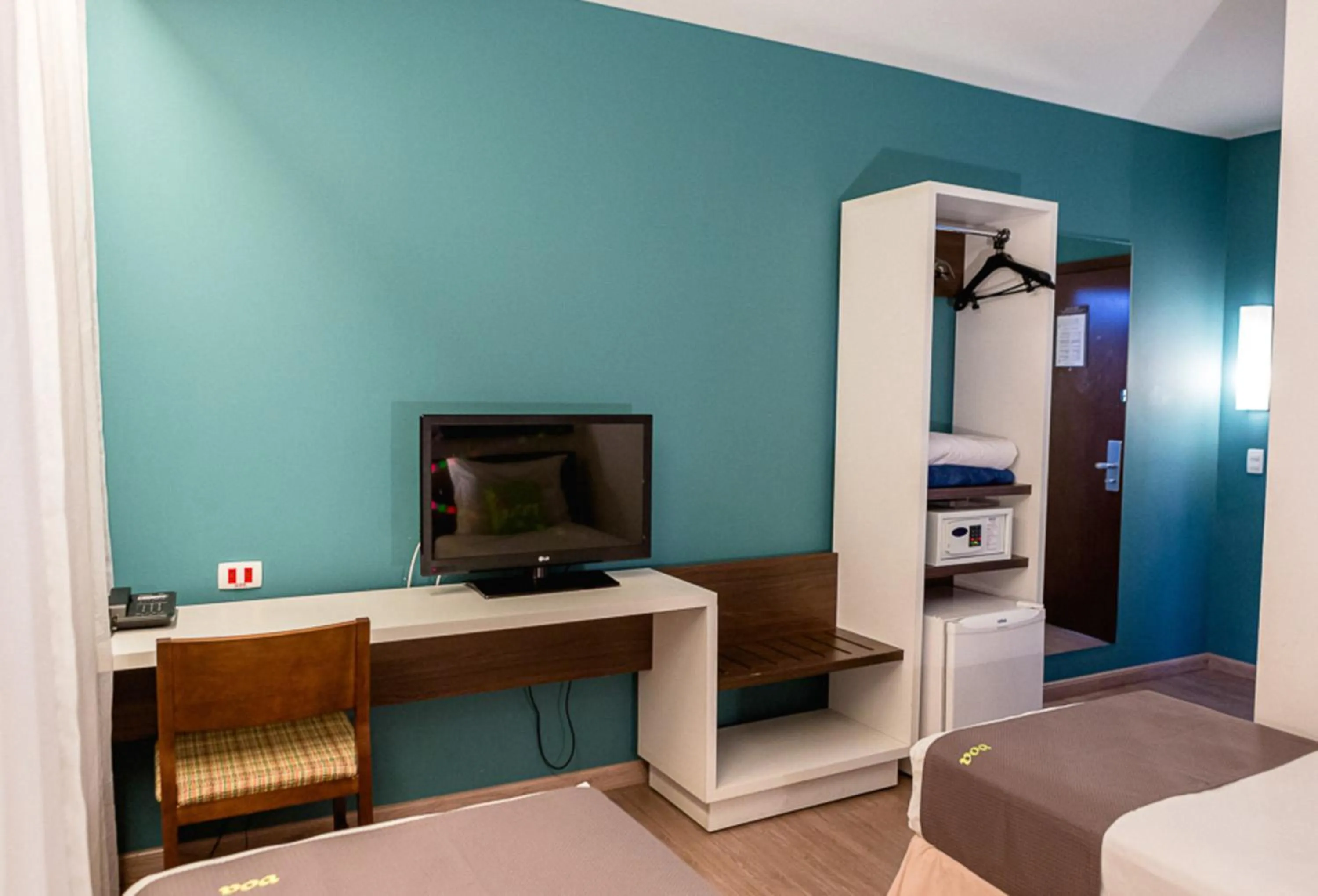 Bedroom, Bed in VOA Business Supreme Choice Confins