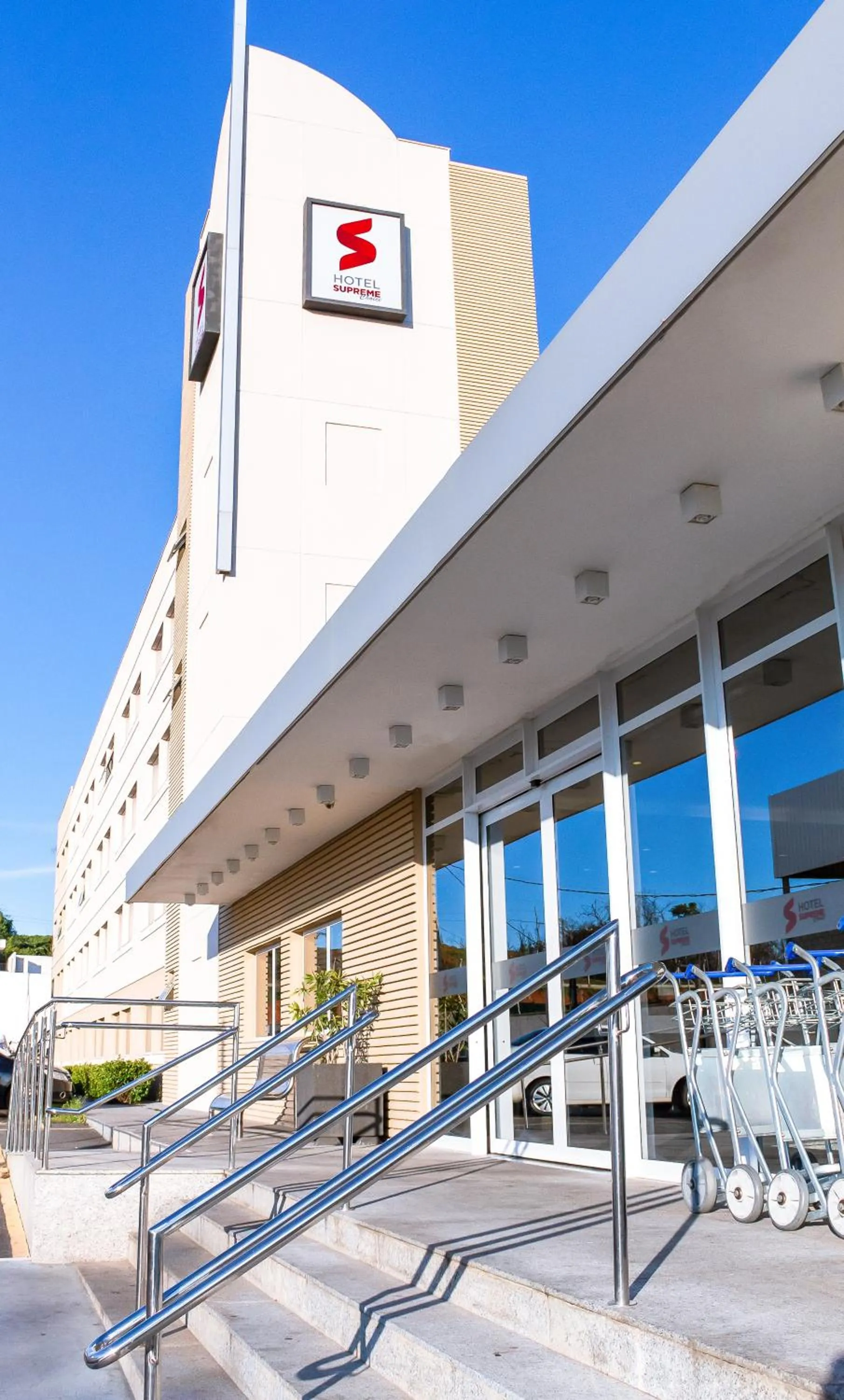 Facade/entrance in VOA Business Supreme Choice Confins