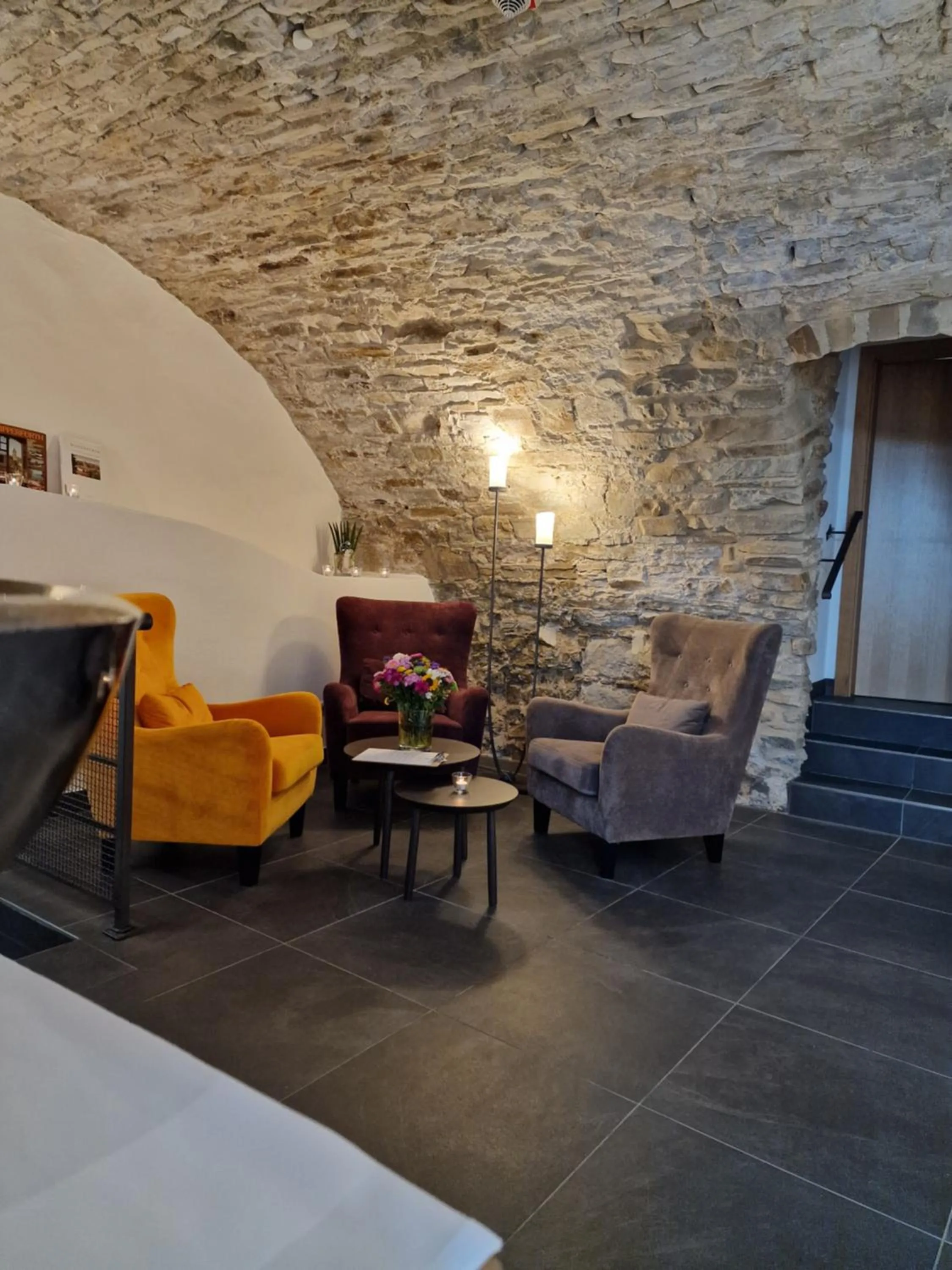 Lounge or bar, Bed in Hotel am Markt