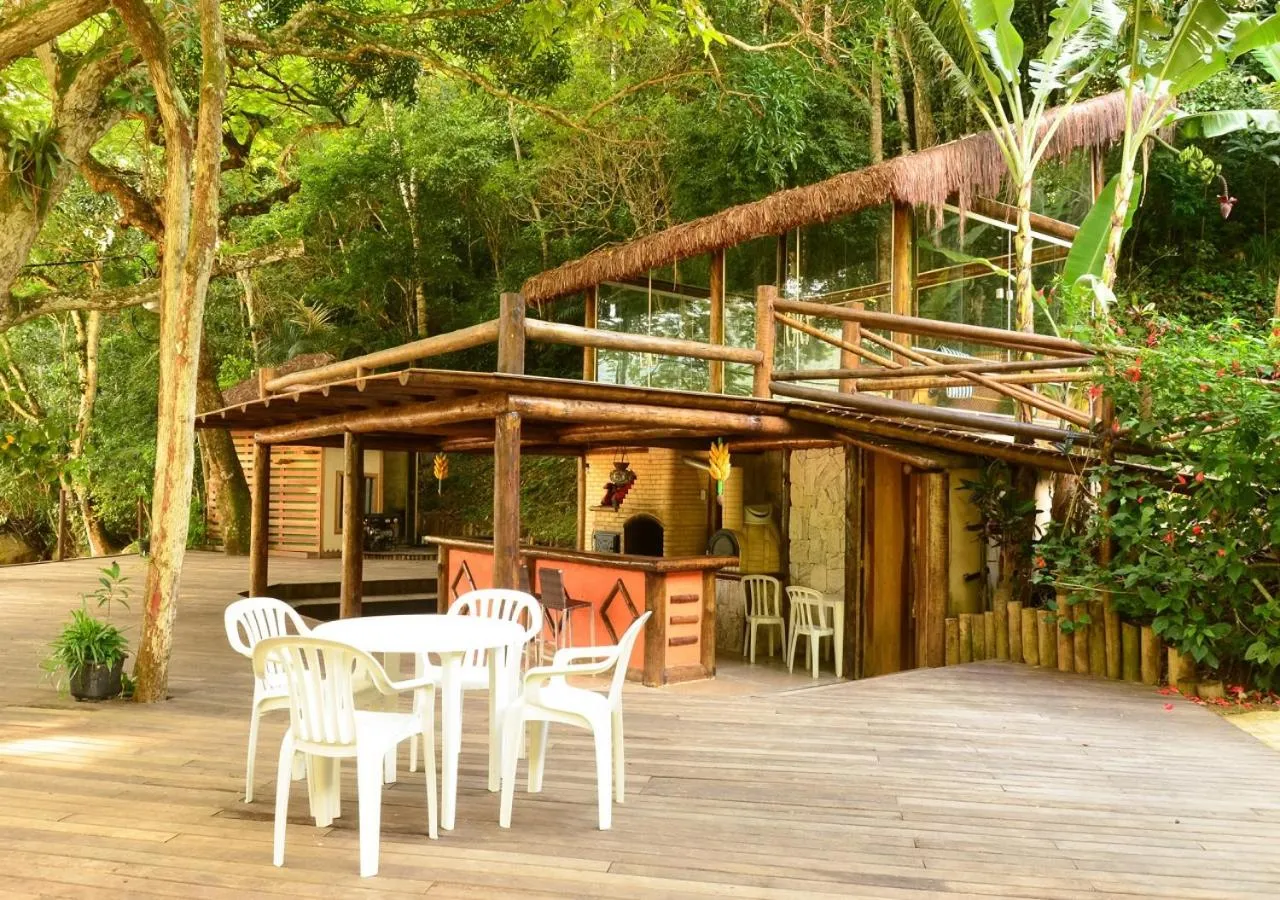 BBQ facilities in Praia da Crena