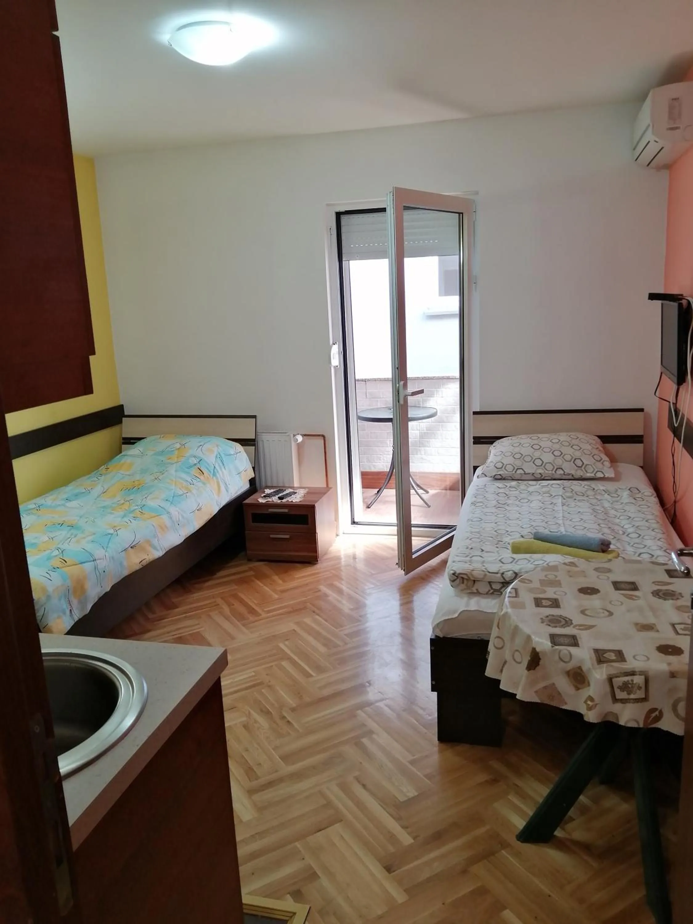 Bed in Apartments Bella Mare Belgrade