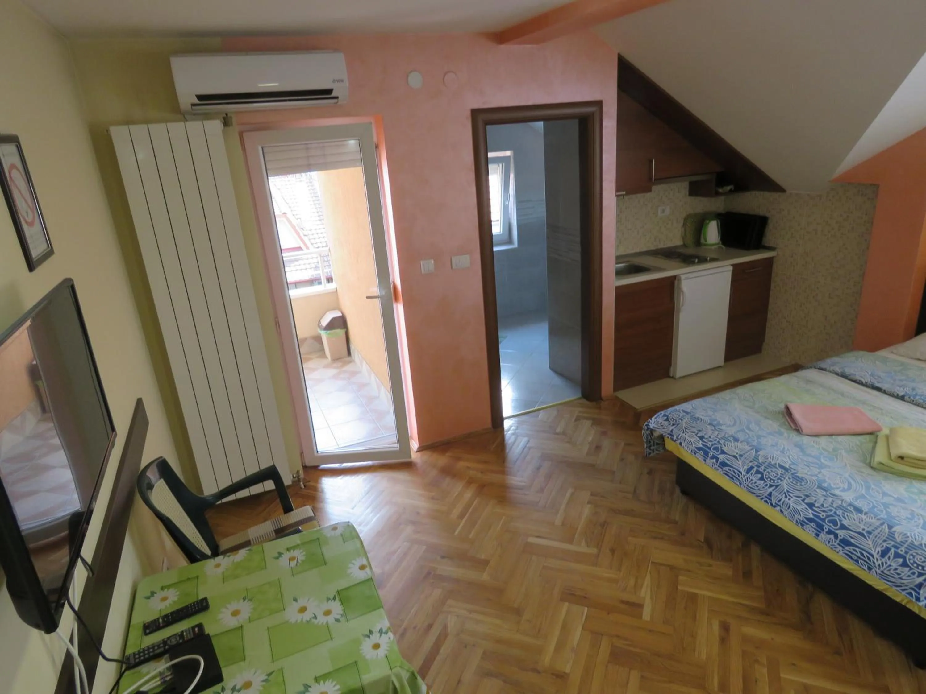 Bed in Apartments Bella Mare Belgrade