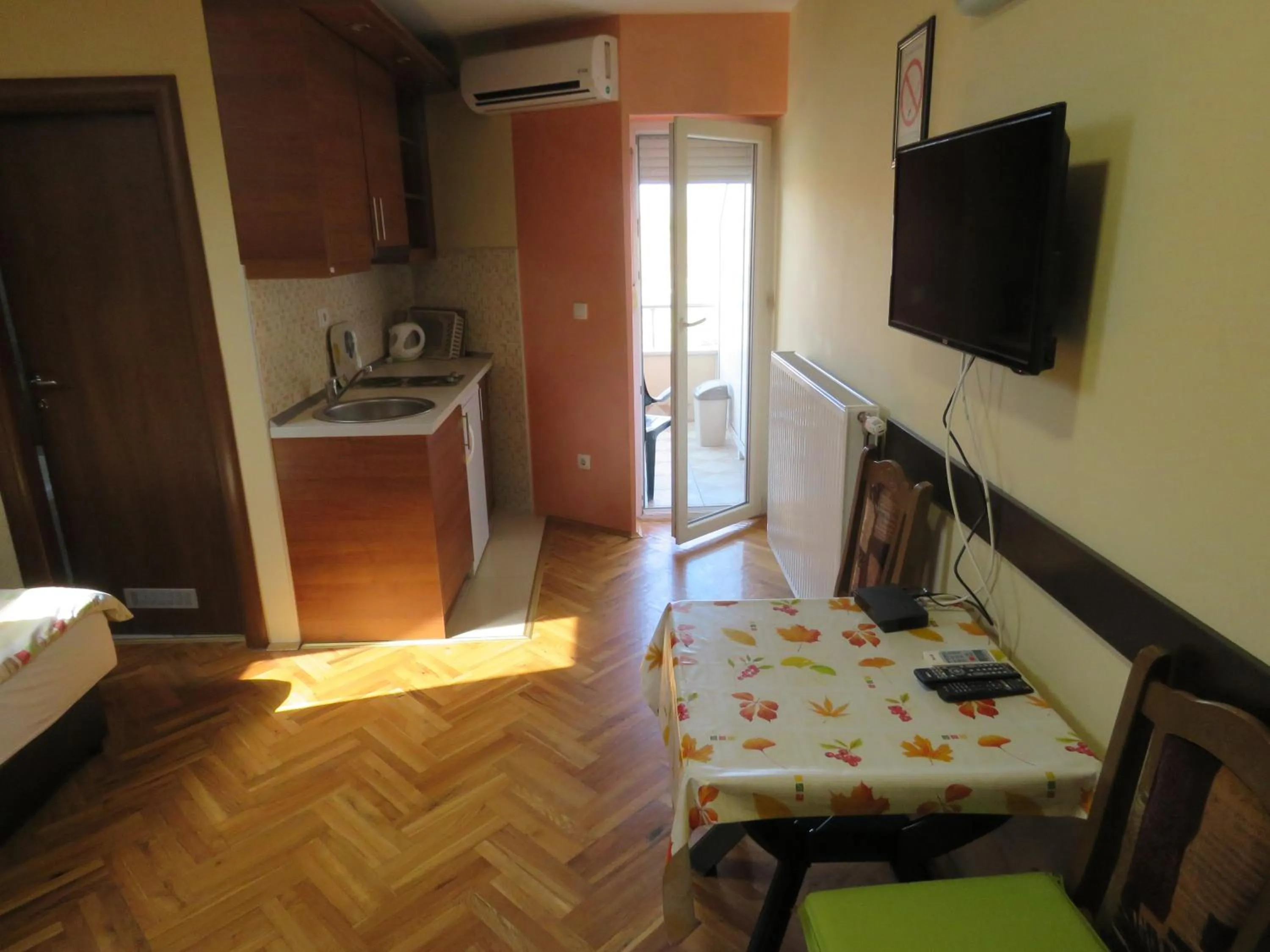 Bed in Apartments Bella Mare Belgrade