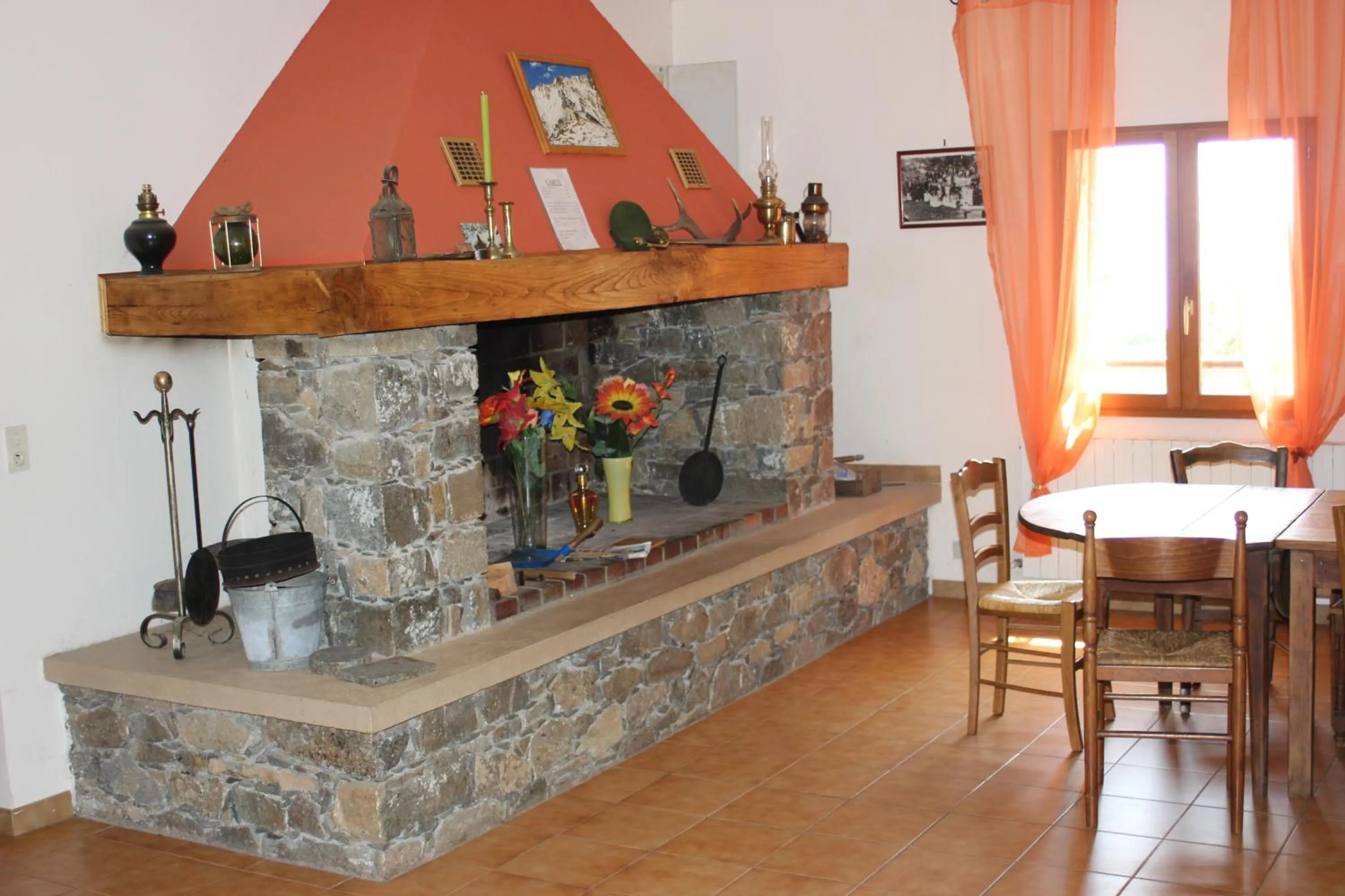 Lounge or bar in Chambre d'Hôte "Chez Antoinette et Charles"