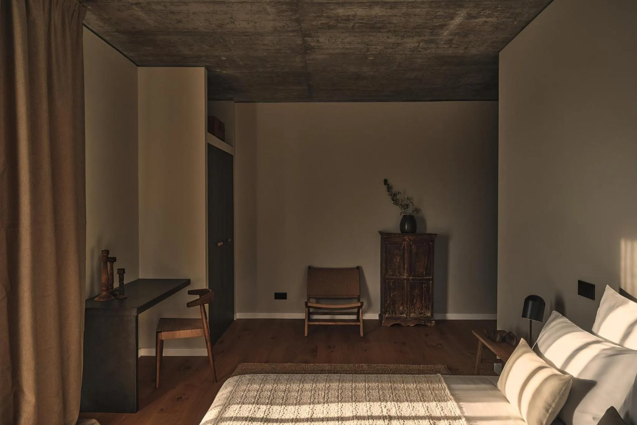 Photo of the whole room, Bed in Bode Country House