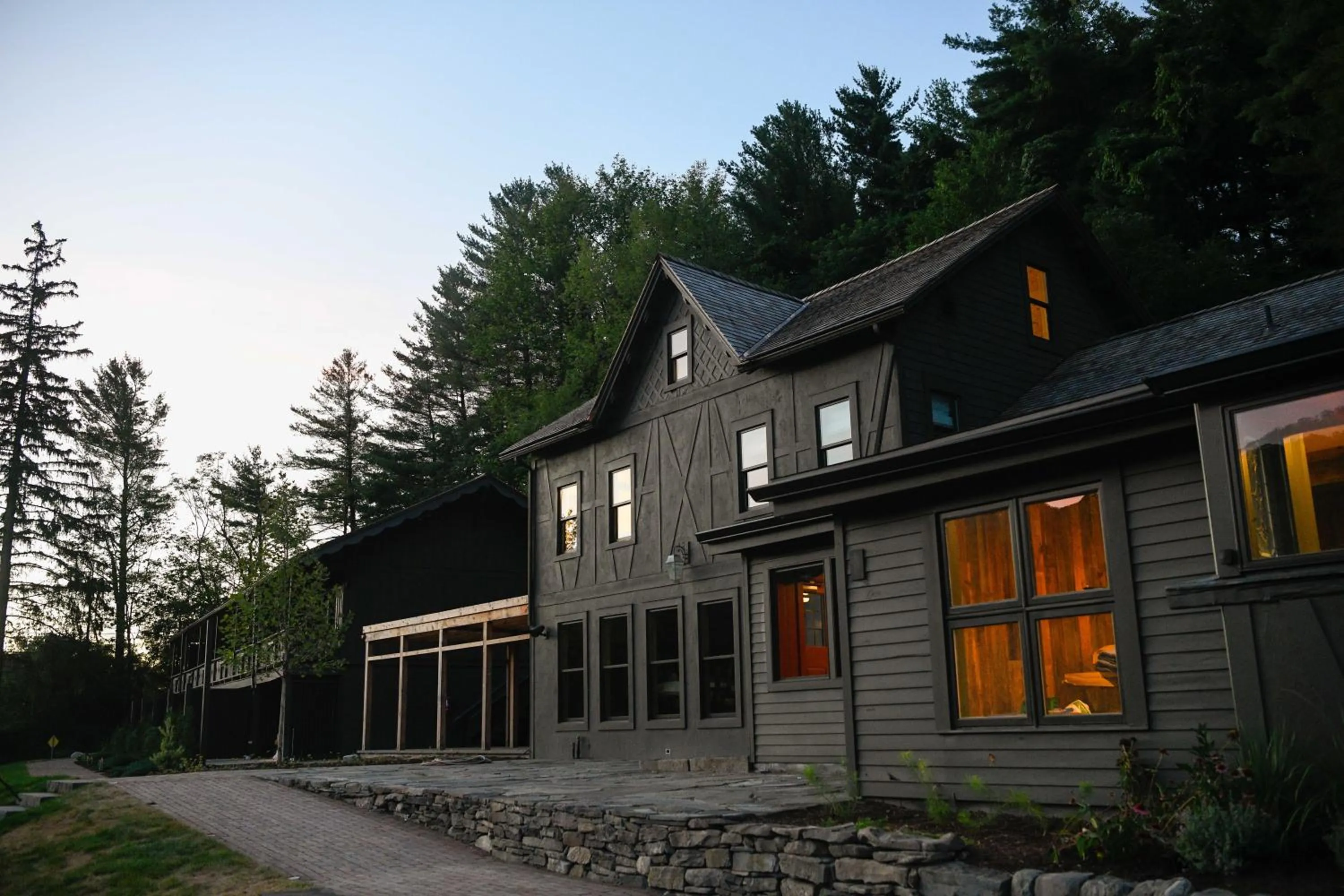 Property building in Little Cat Lodge