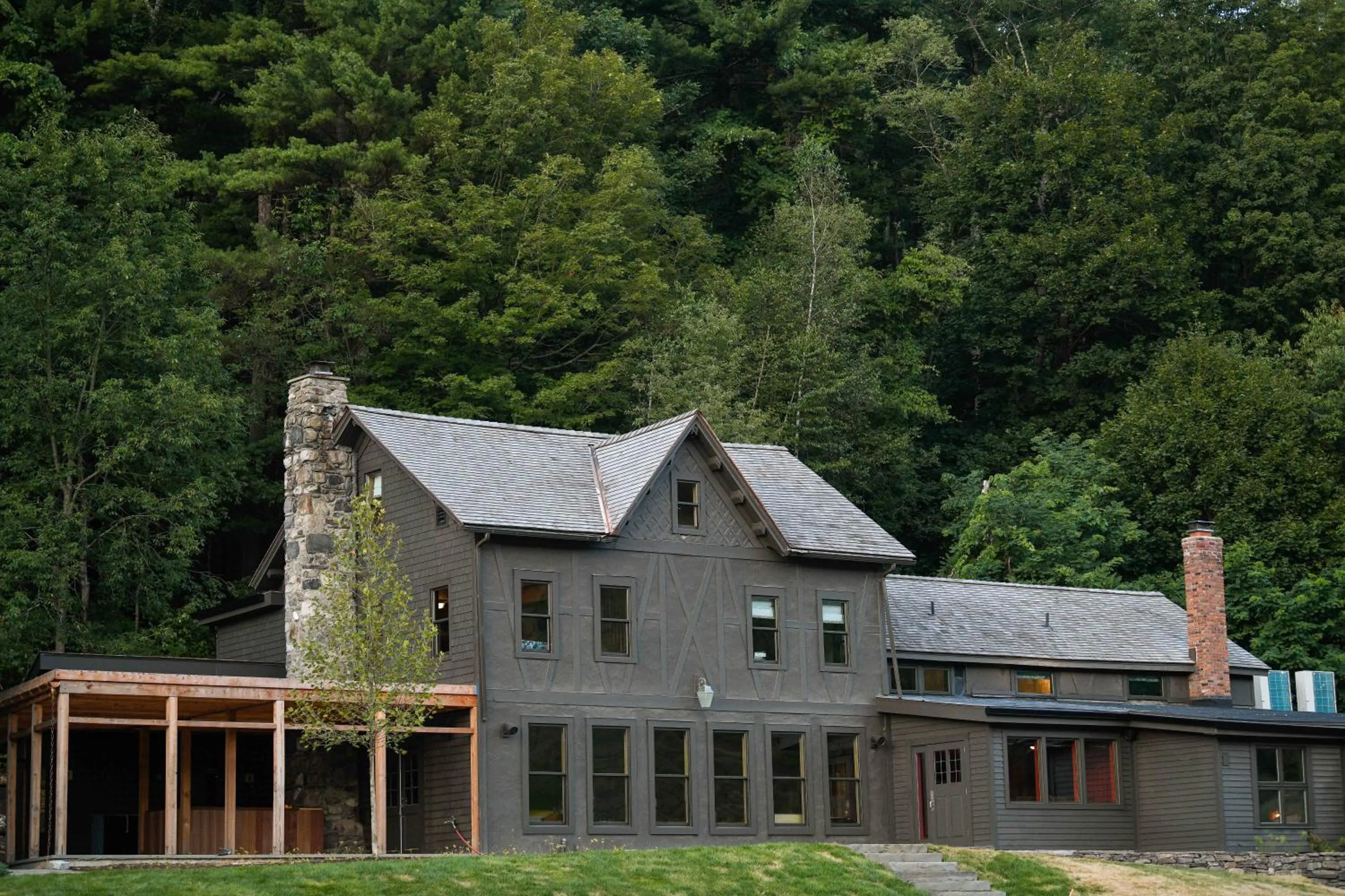 Property building in Little Cat Lodge