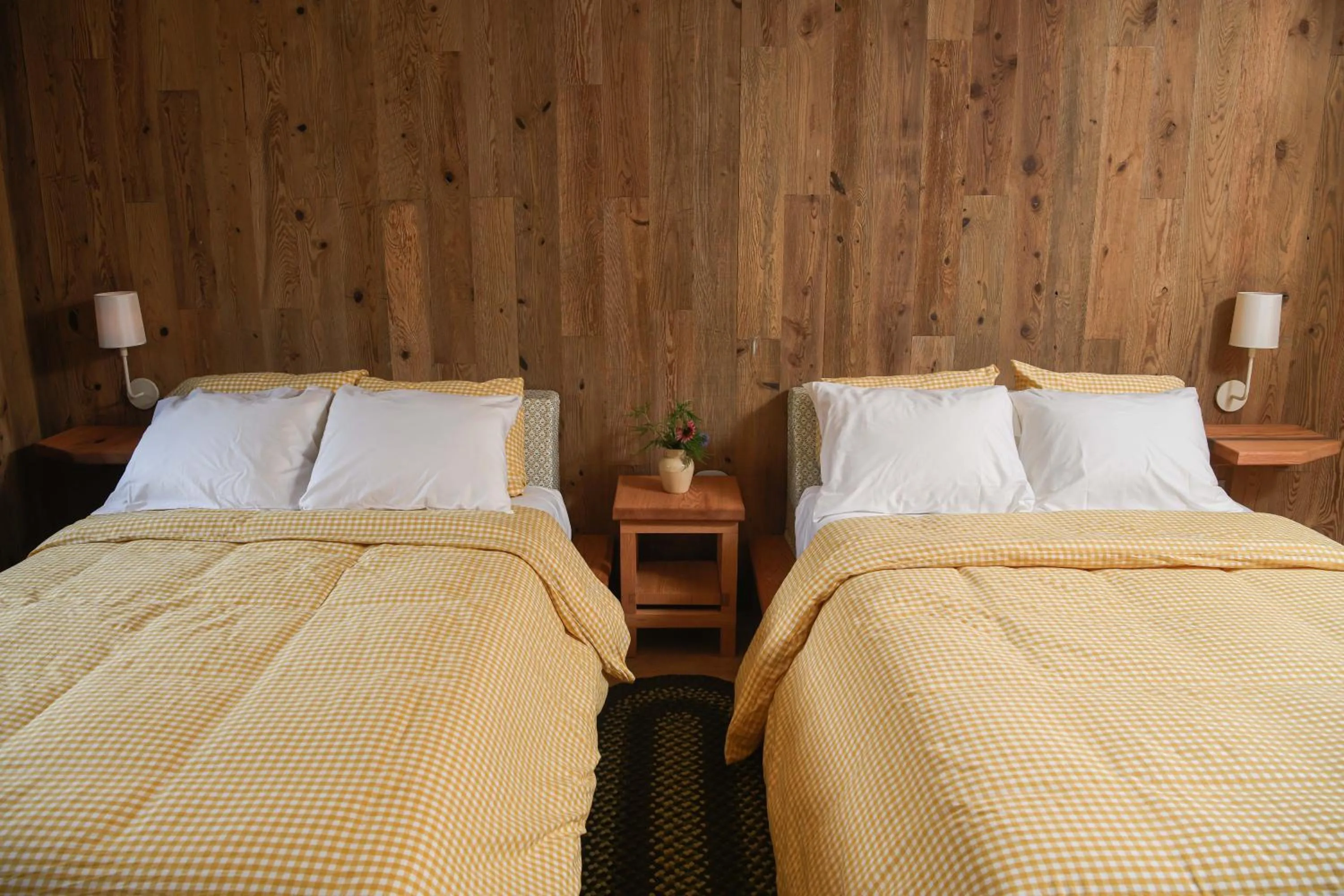 Bed in Little Cat Lodge