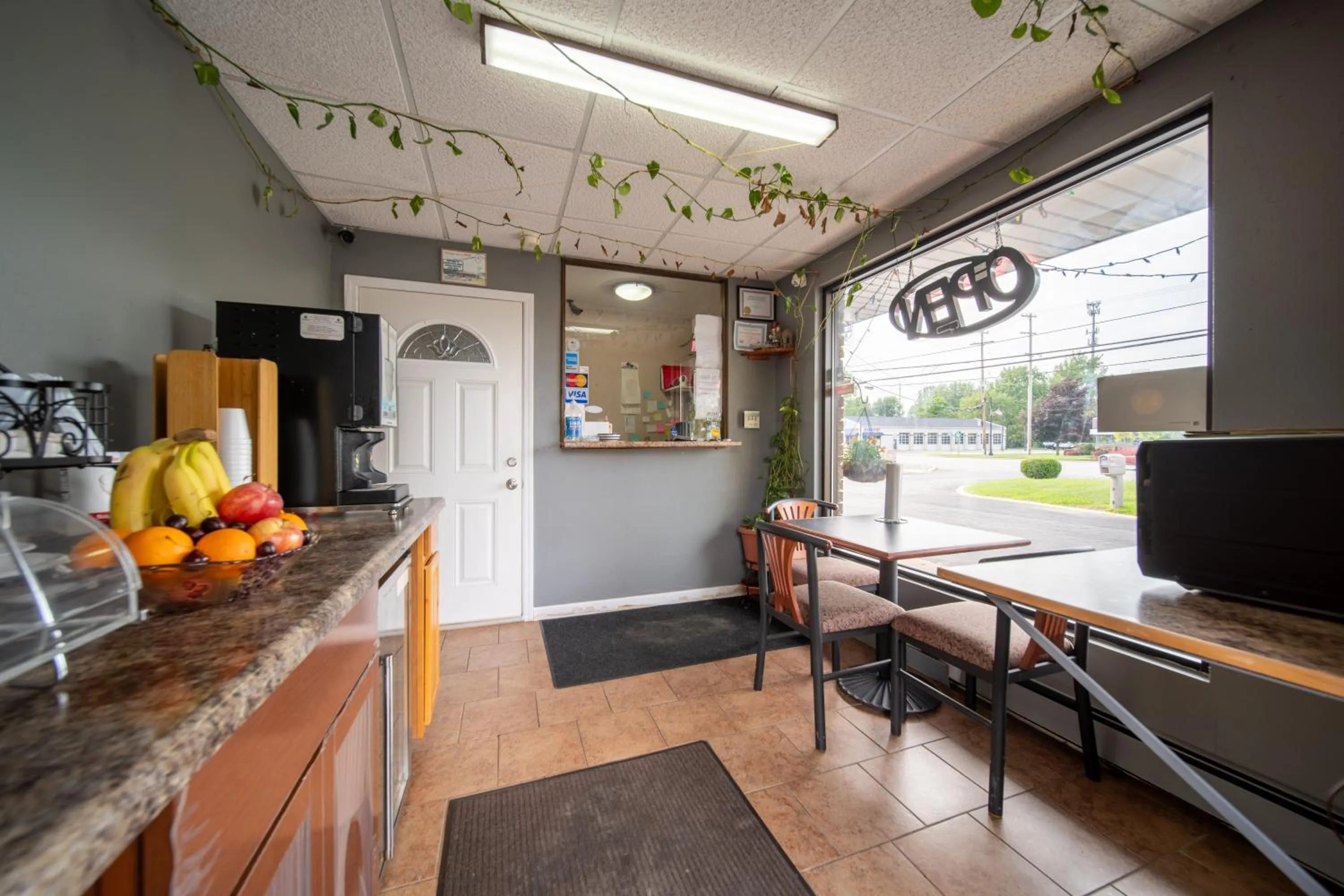 Breakfast in Sleep-ees Inn, Saginaw & Frankenmuth