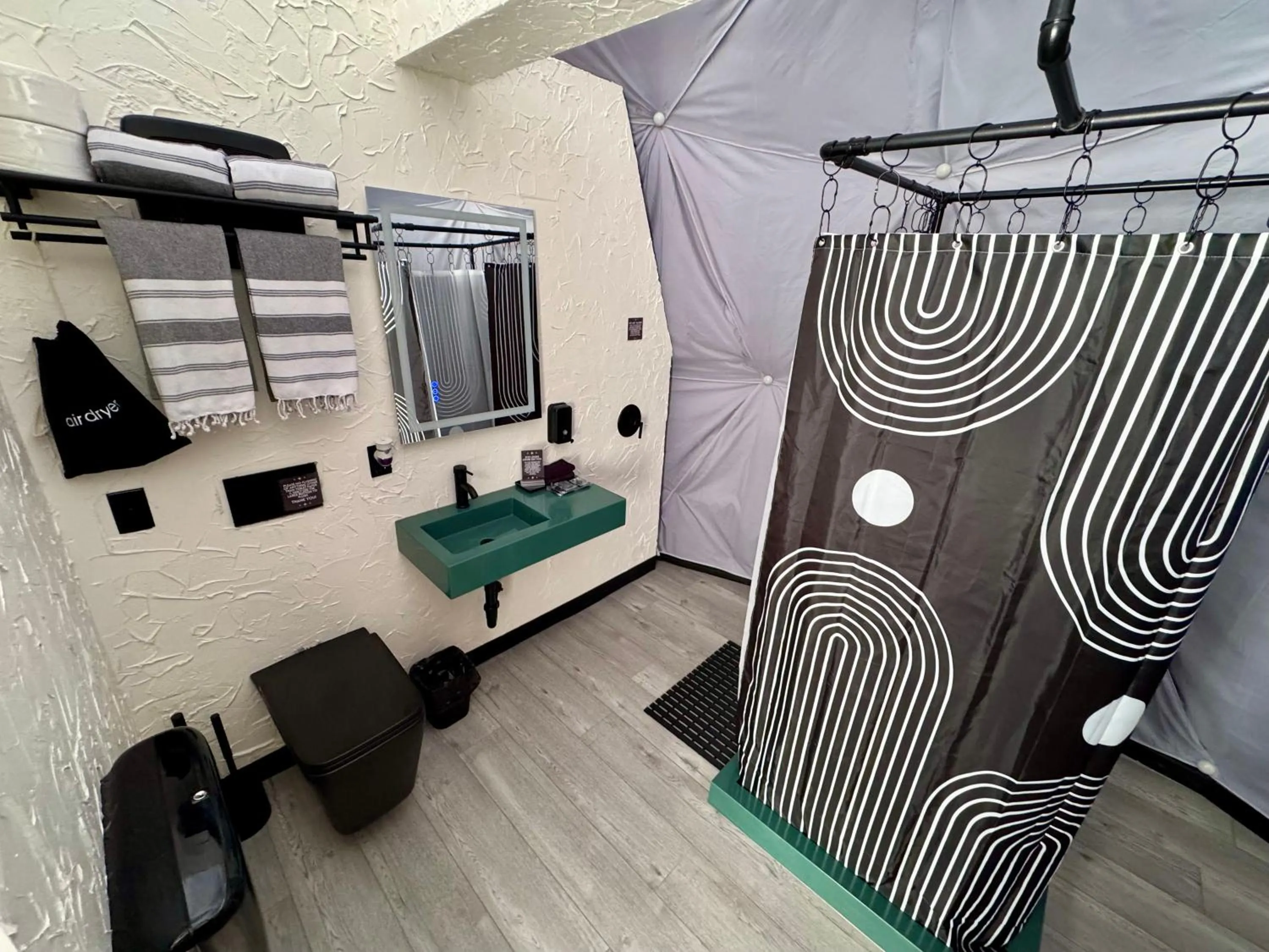 Bathroom in DayDreamer Domes