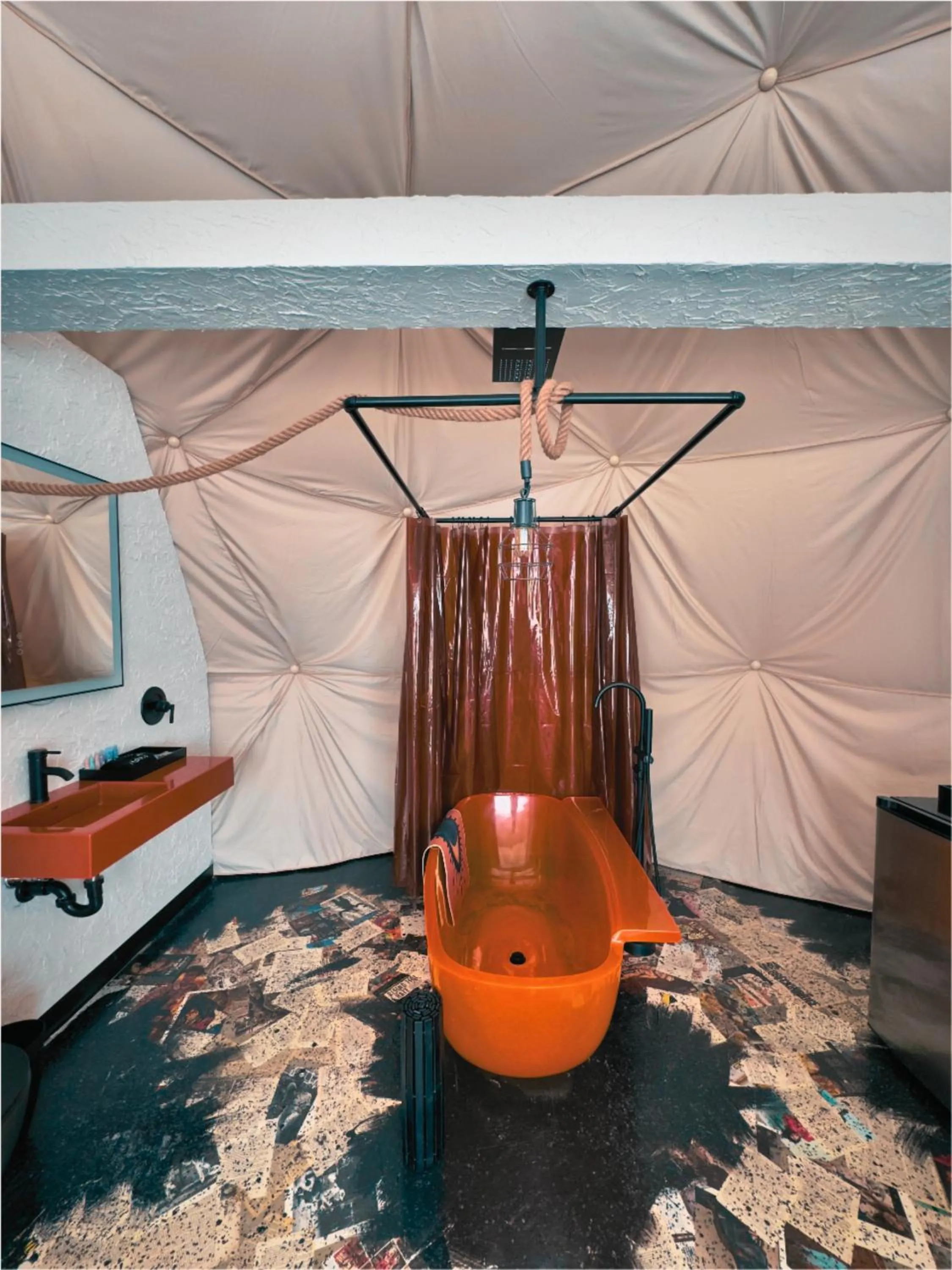 Bathroom in DayDreamer Domes