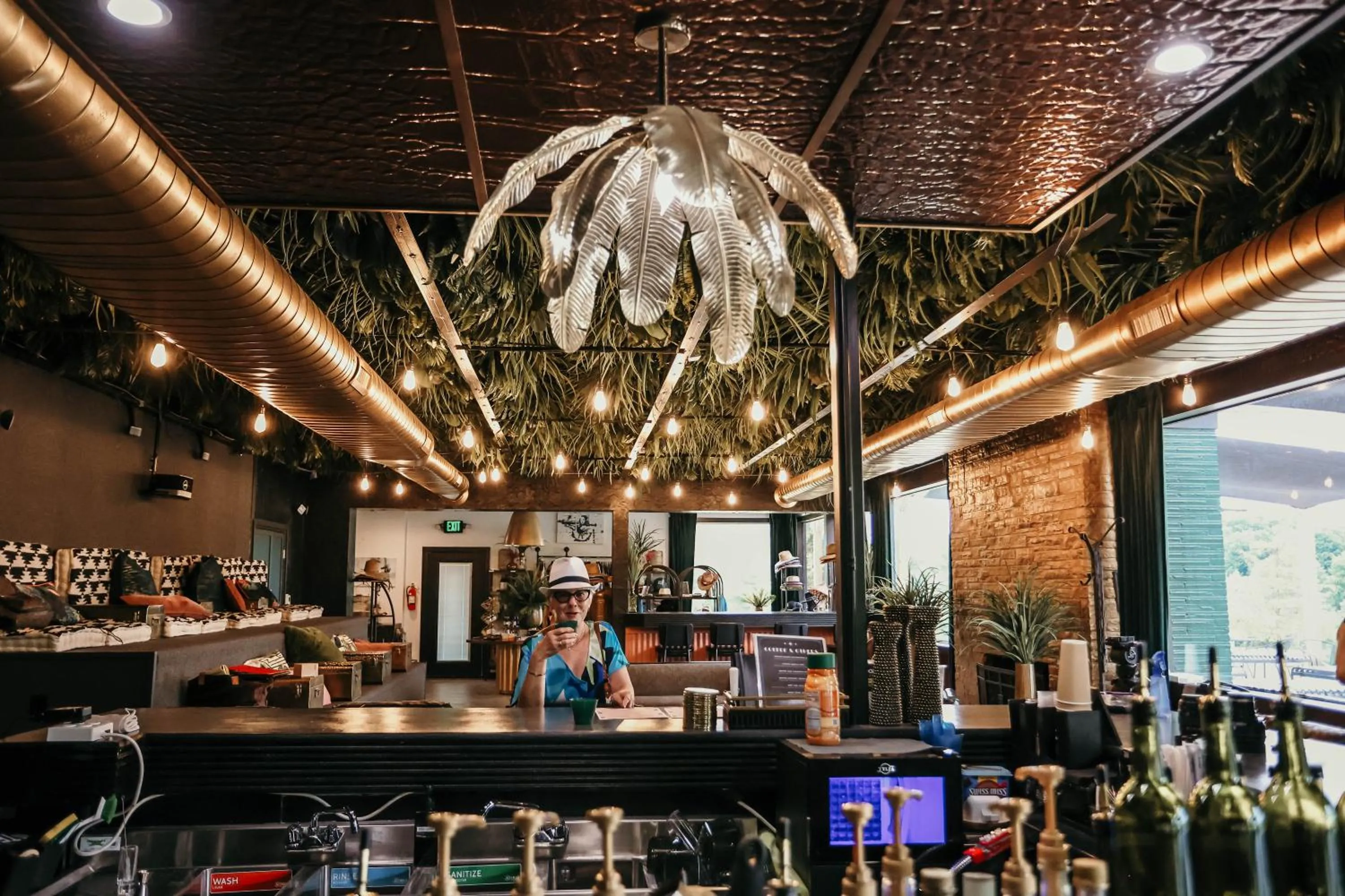 Restaurant/places to eat in DayDreamer Domes