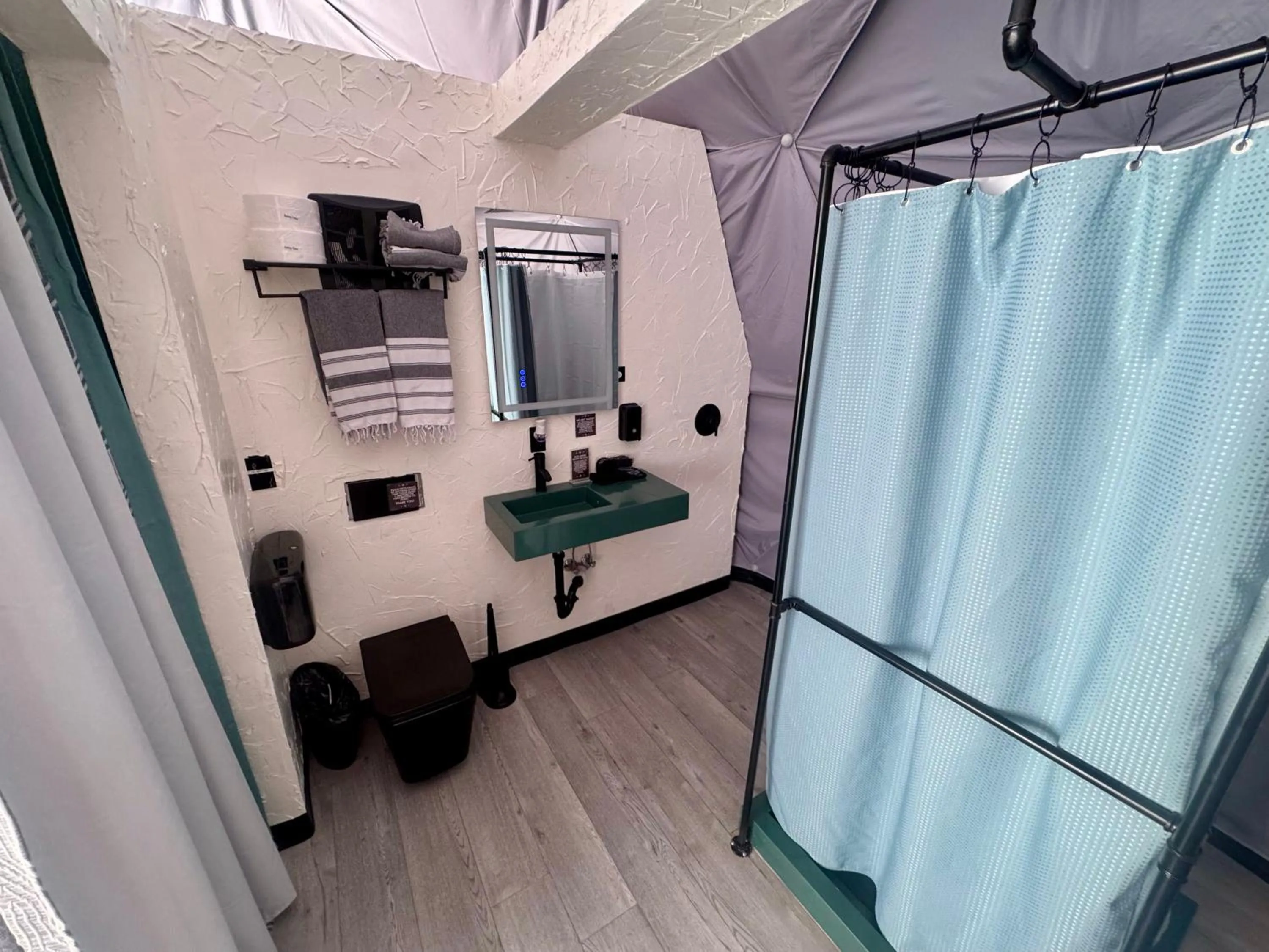 Bathroom in DayDreamer Domes