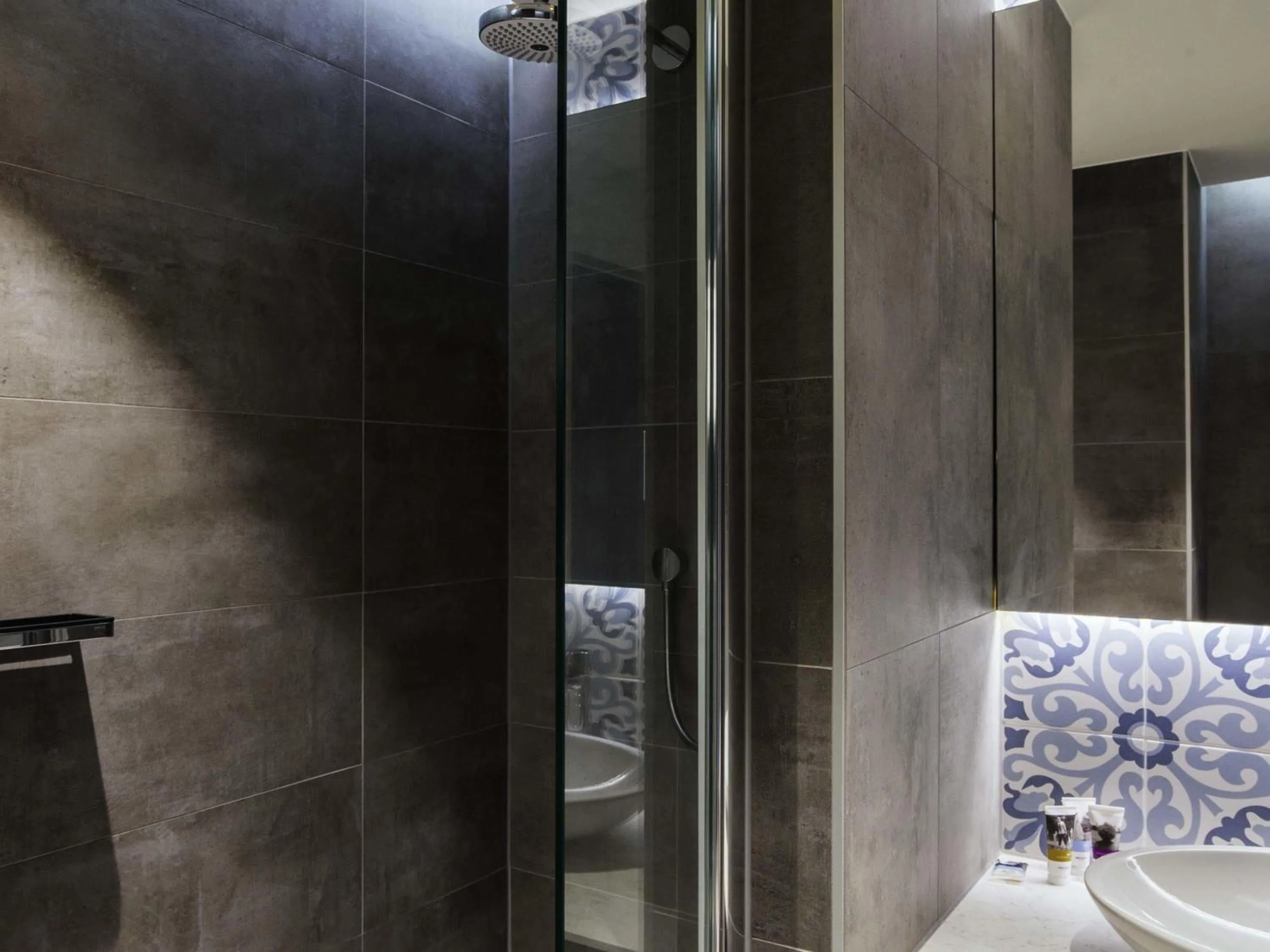 Bedroom in Mercure Amsterdam City Hotel