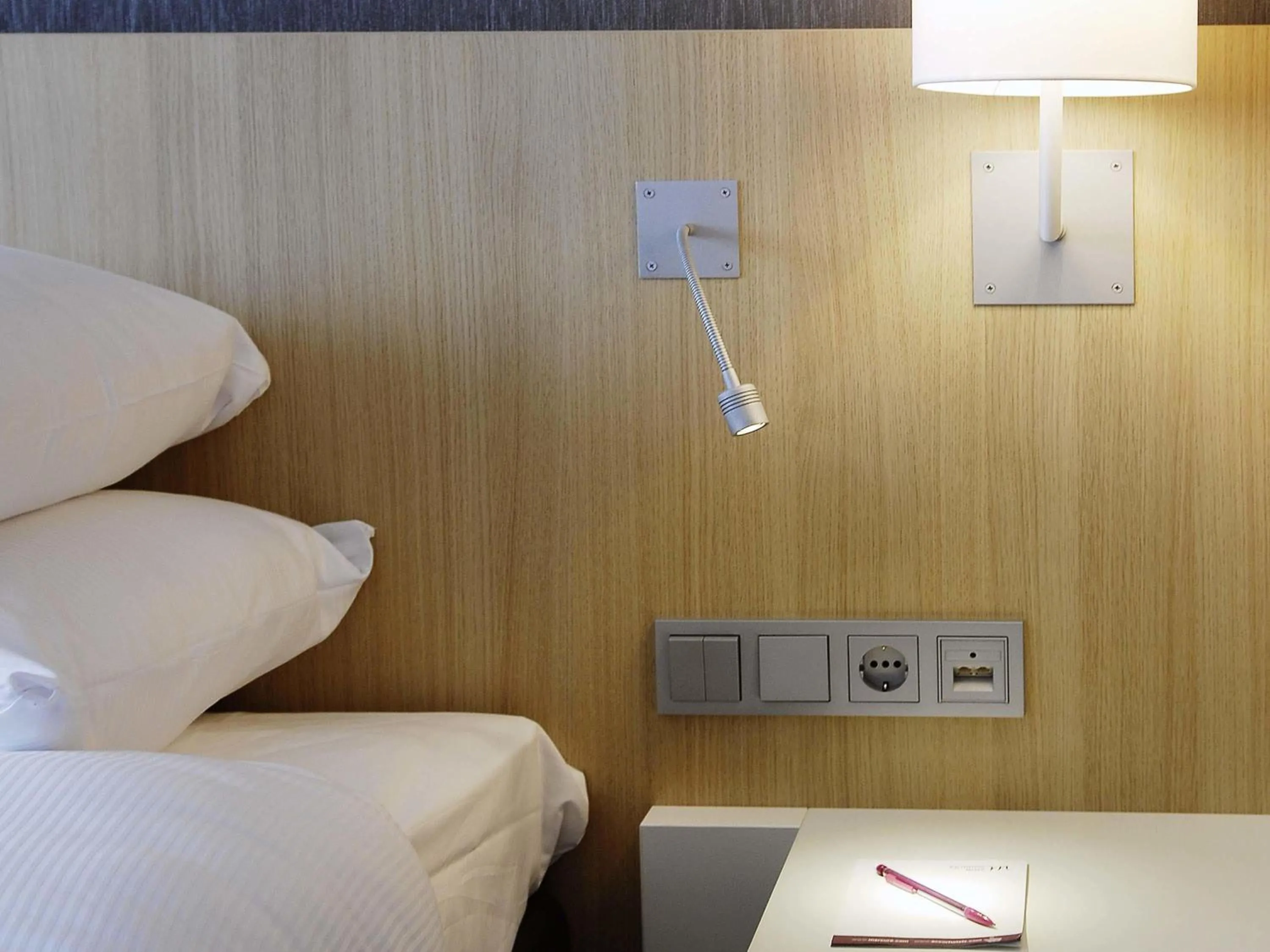 Bedroom in Mercure Amsterdam City Hotel