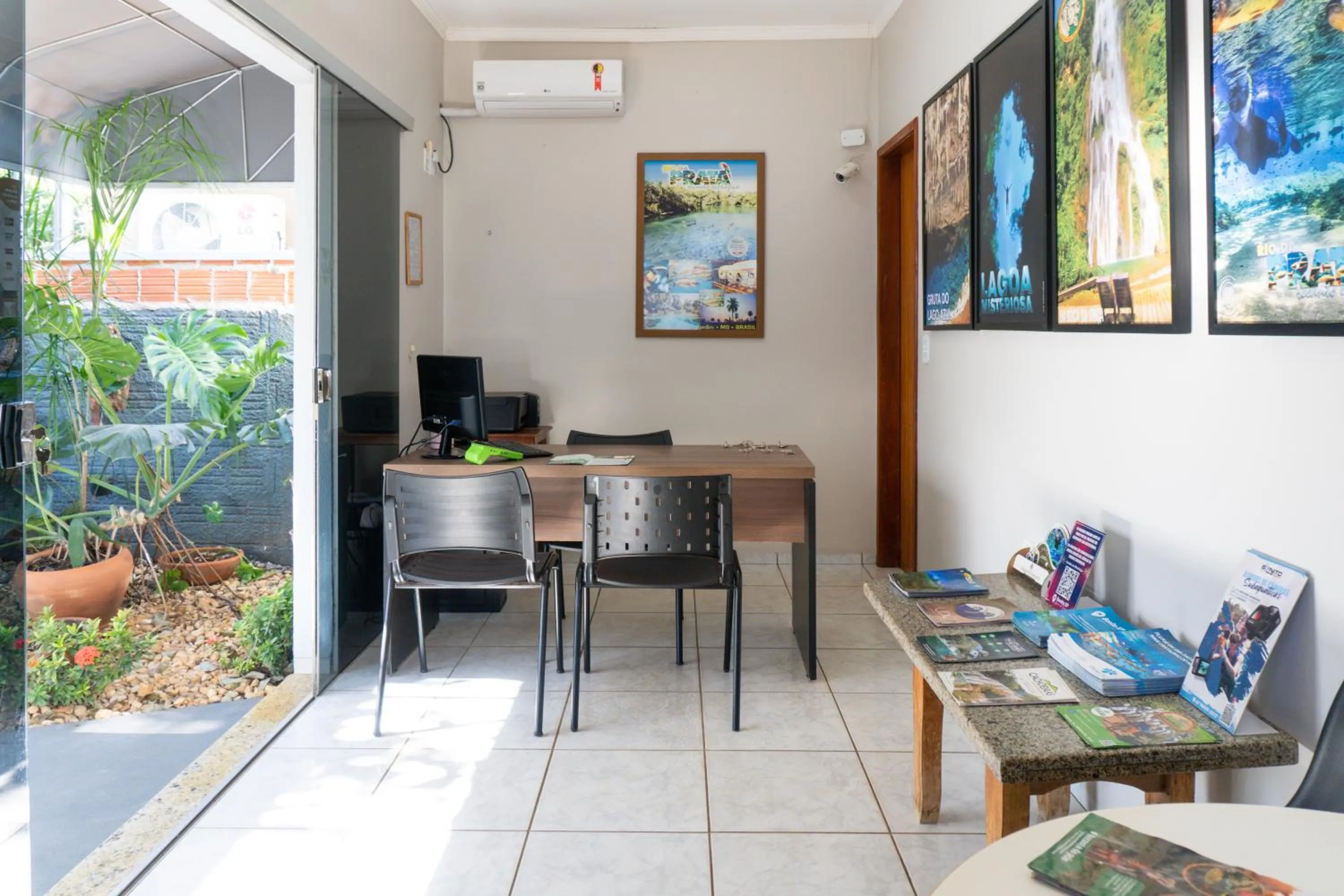 Lobby or reception in Pousada Papaya - Bonito