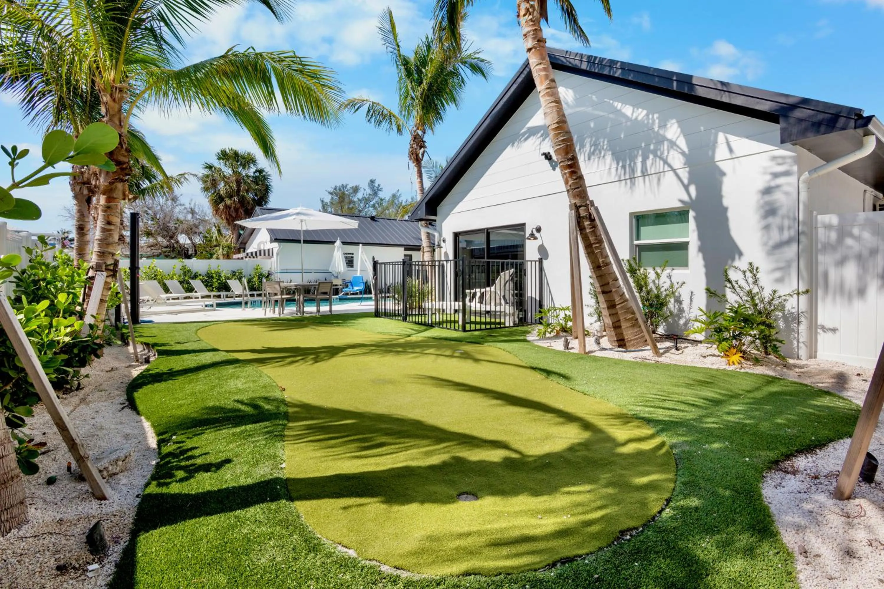 Minigolf in The Retreat at Anna Maria Island Inn