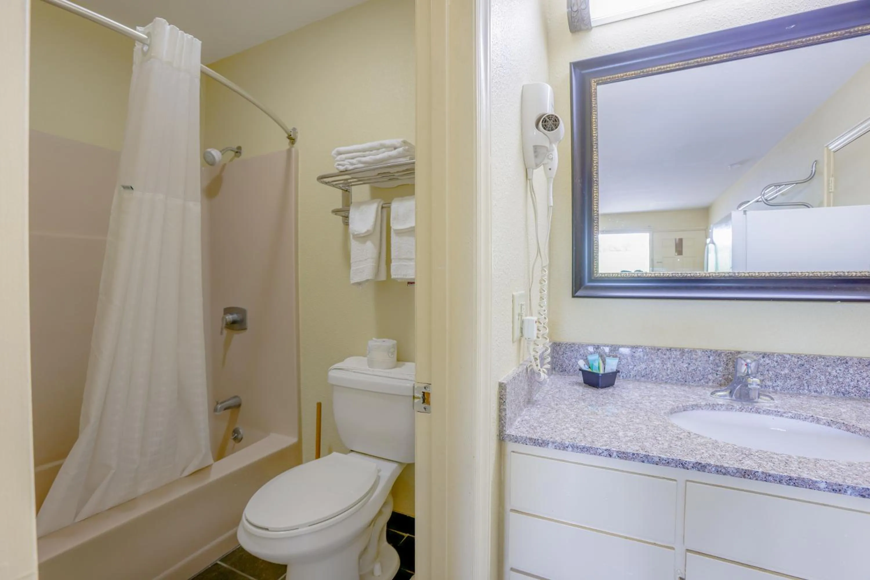 Bathroom in Budget Inn By OYO Natural Bridge I-81