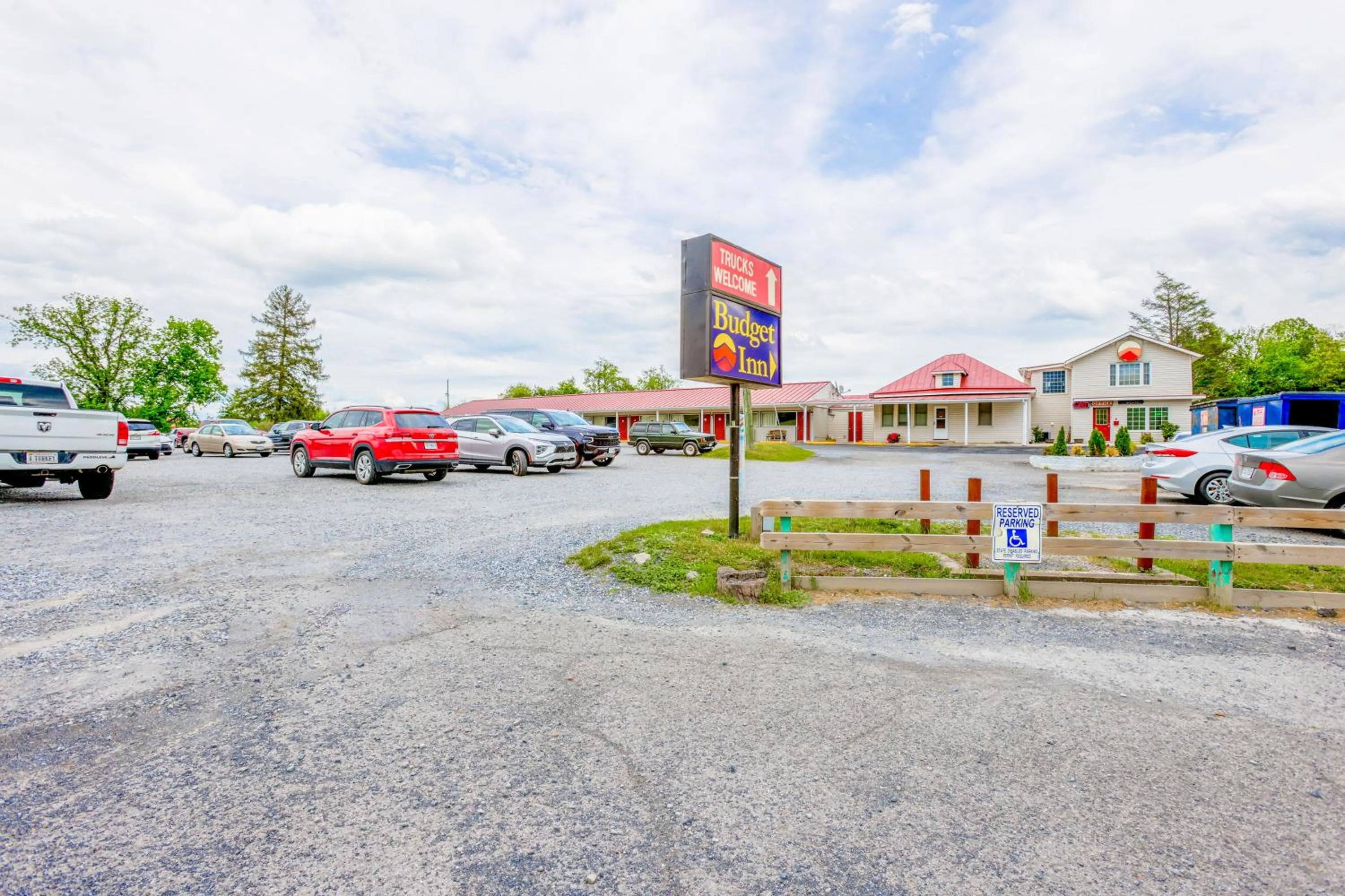 Restaurant/places to eat in Budget Inn By OYO Natural Bridge I-81