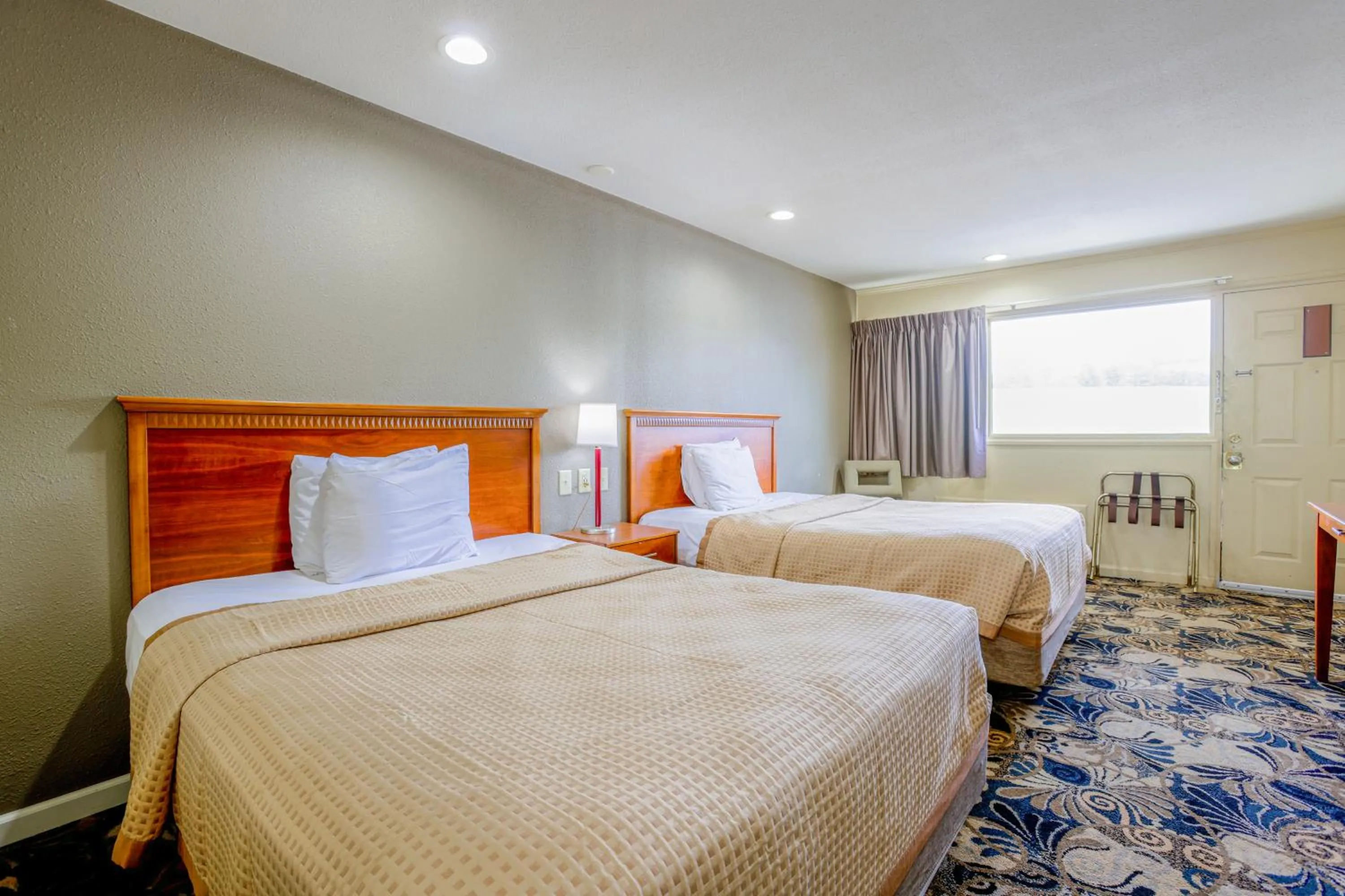 Bedroom, Bed in Budget Inn By OYO Natural Bridge I-81