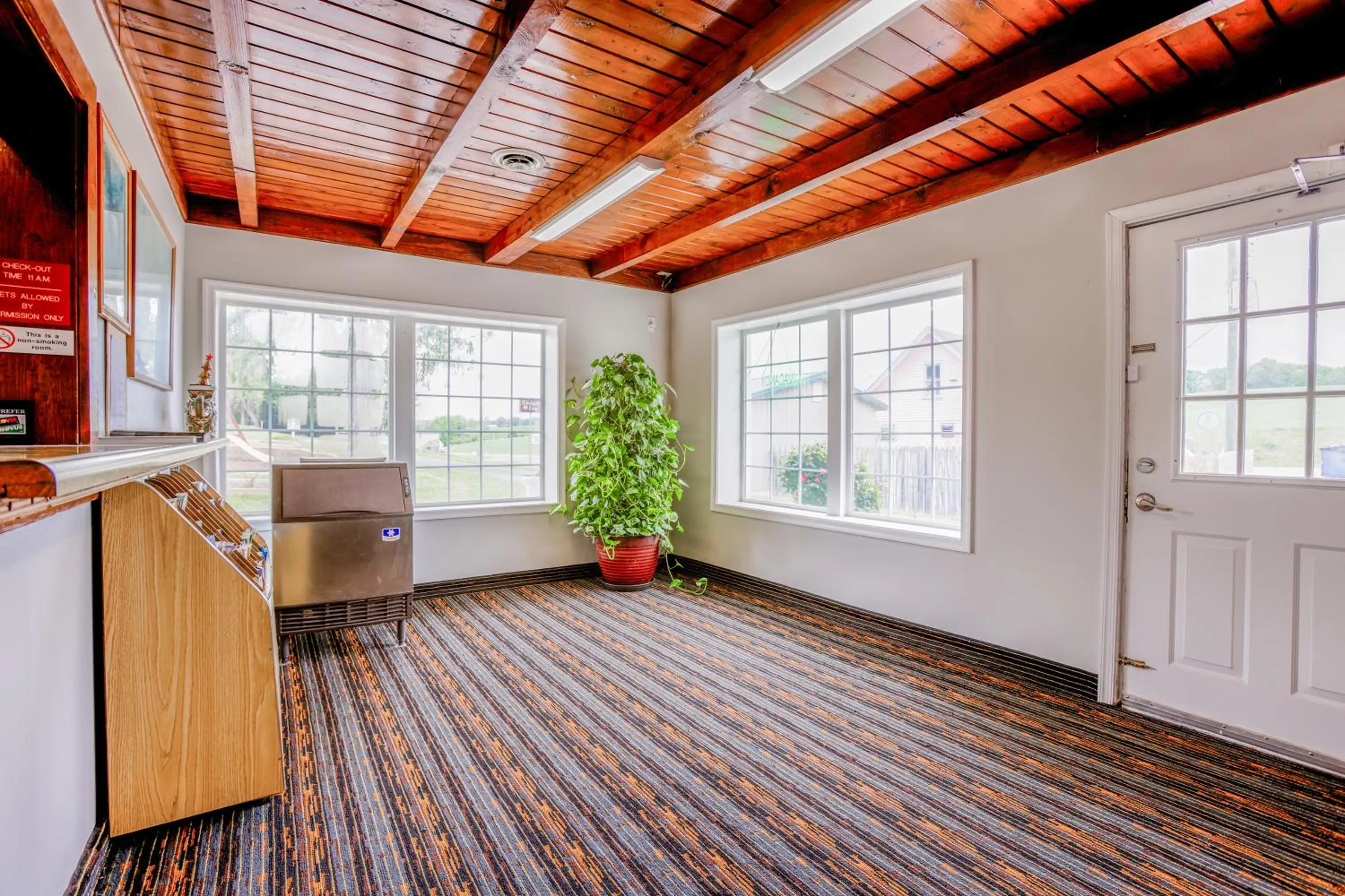 Lobby or reception in Budget Inn By OYO Natural Bridge I-81