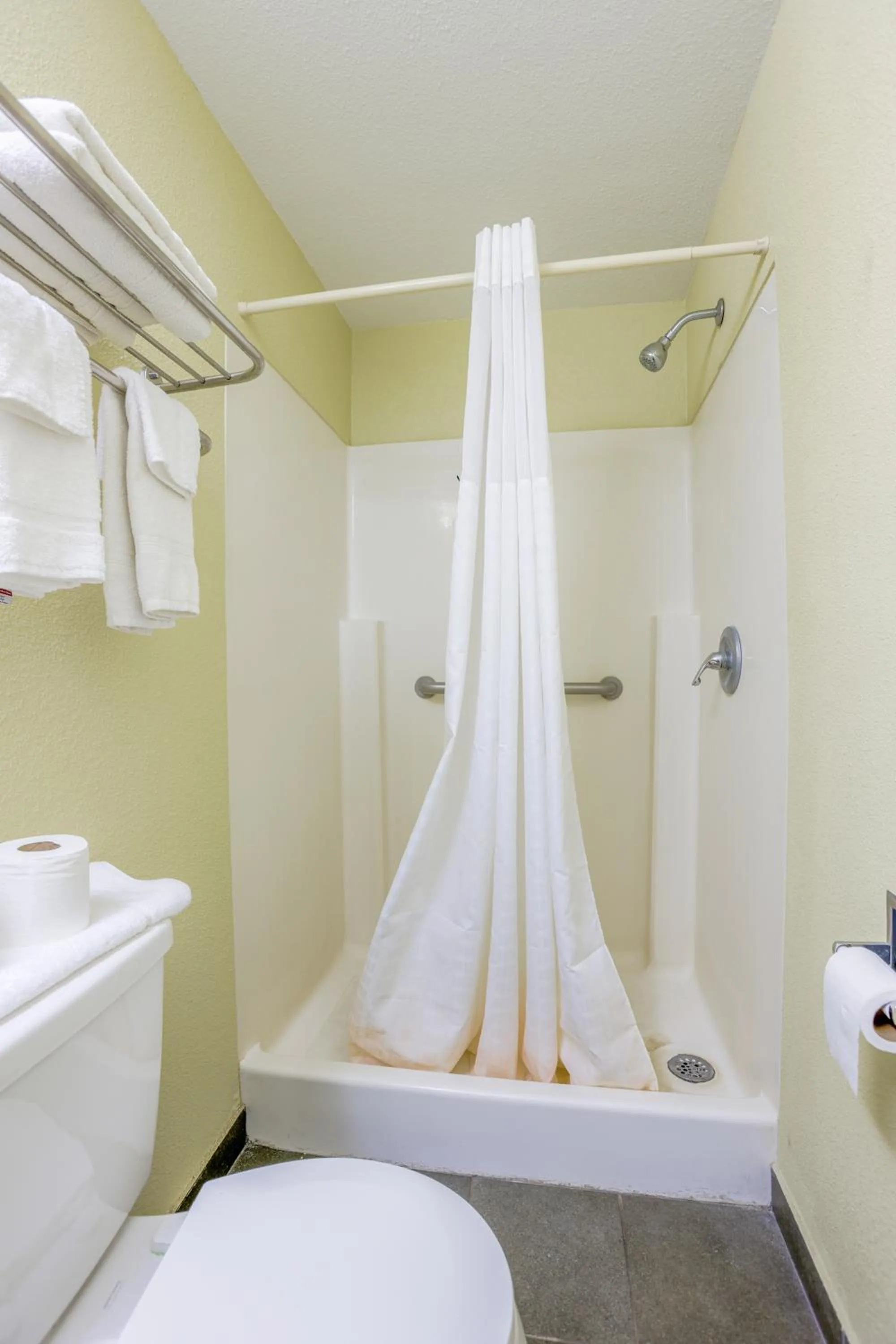 Bathroom in Budget Inn By OYO Natural Bridge I-81